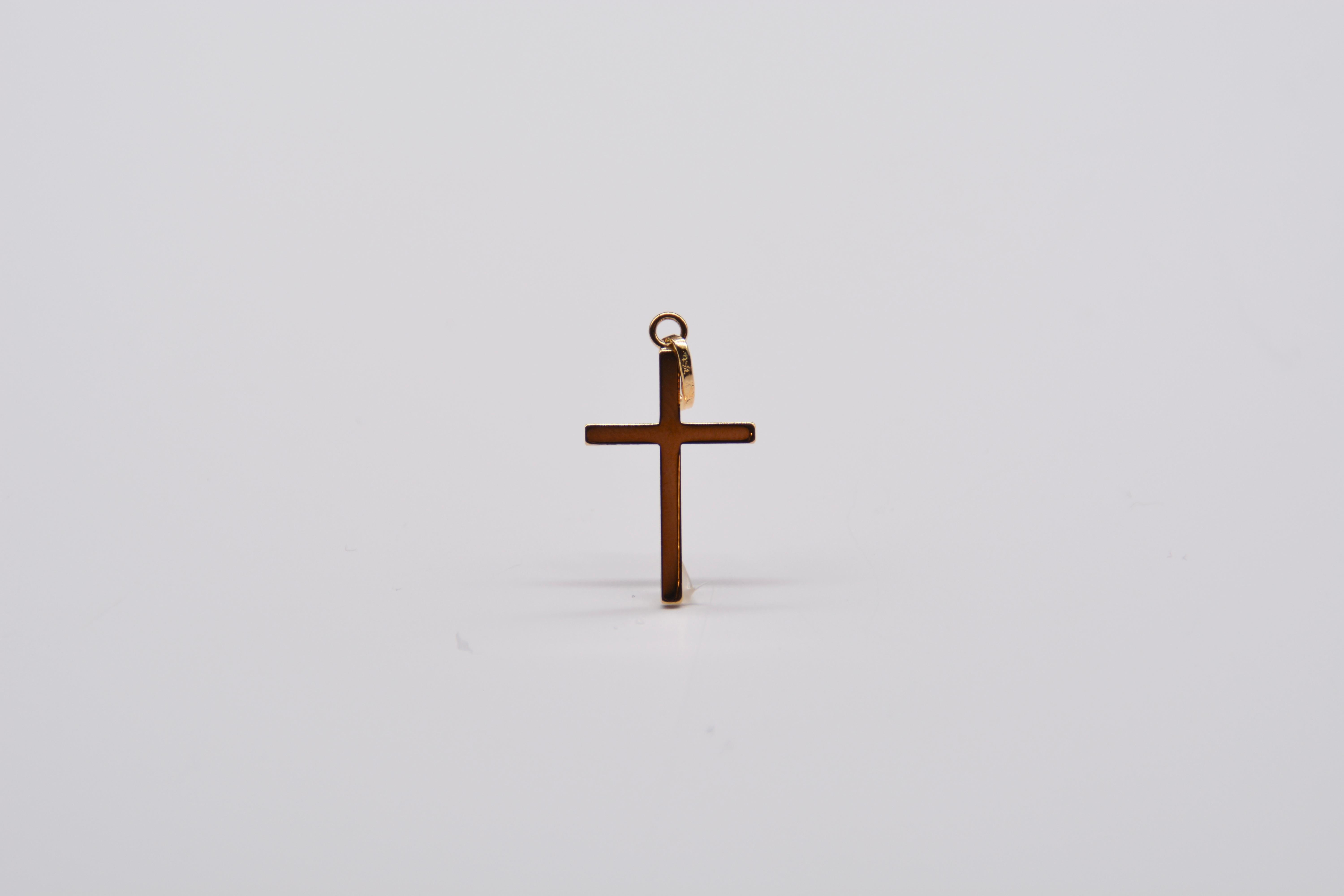 French Cross Pendant Gold Yellow Thin In New Condition For Sale In Vannes, FR