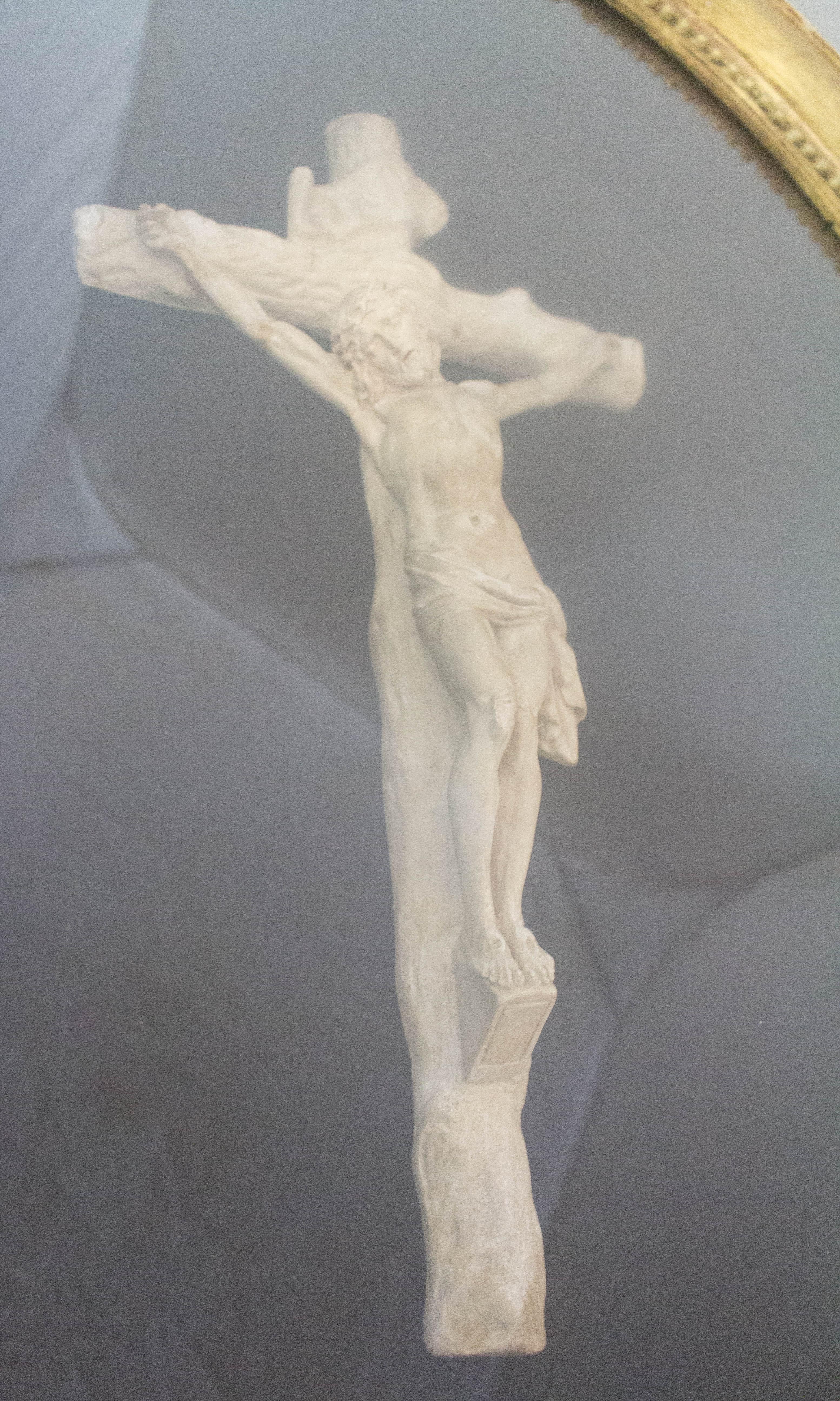 Vitrine Crucifix française et cadre ovale, fin du 19ème siècle Bon état - En vente à Labrit, Landes