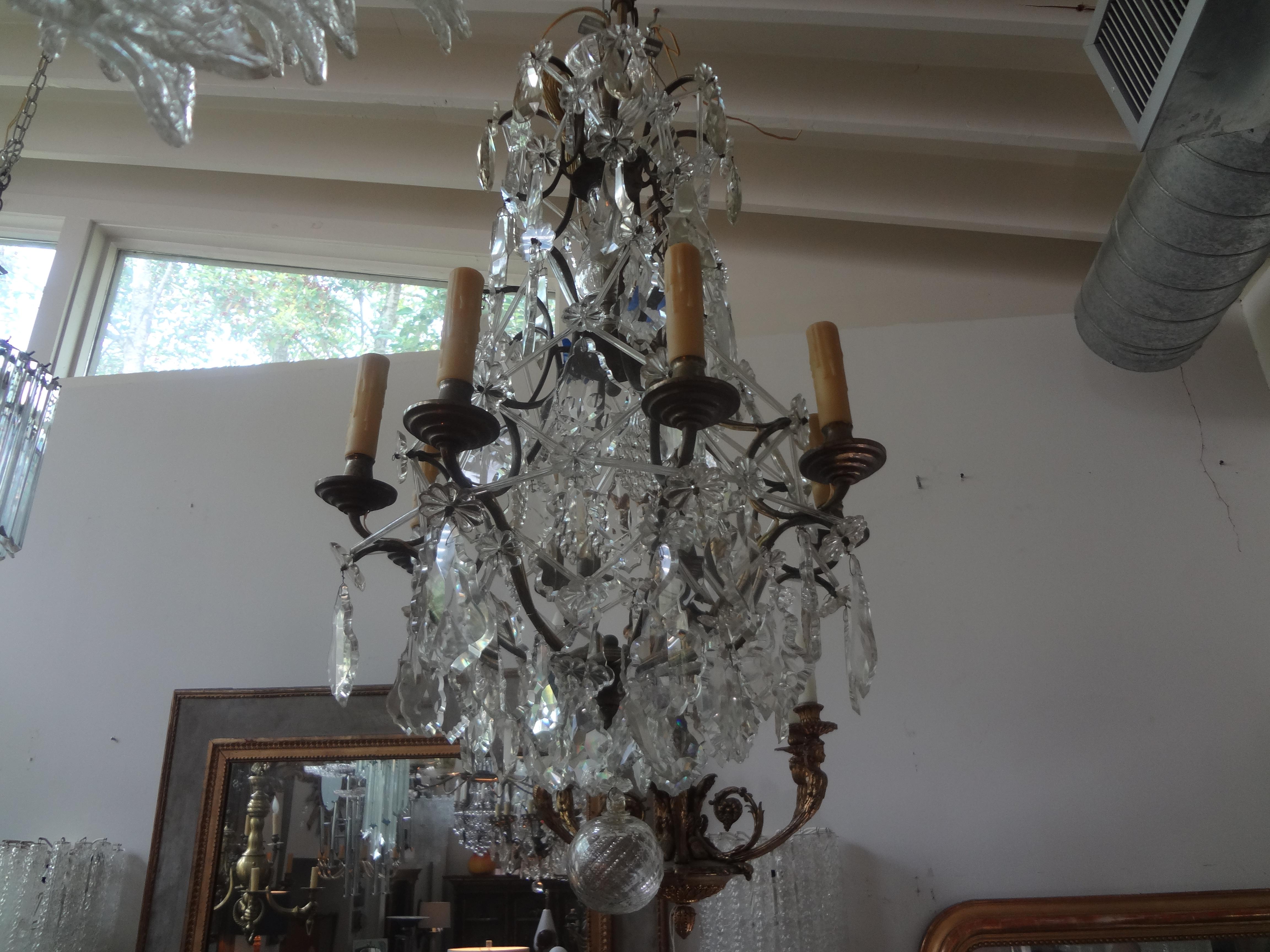 French Crystal and Bronze Chandelier Attributed to Maison Baguès For Sale 7