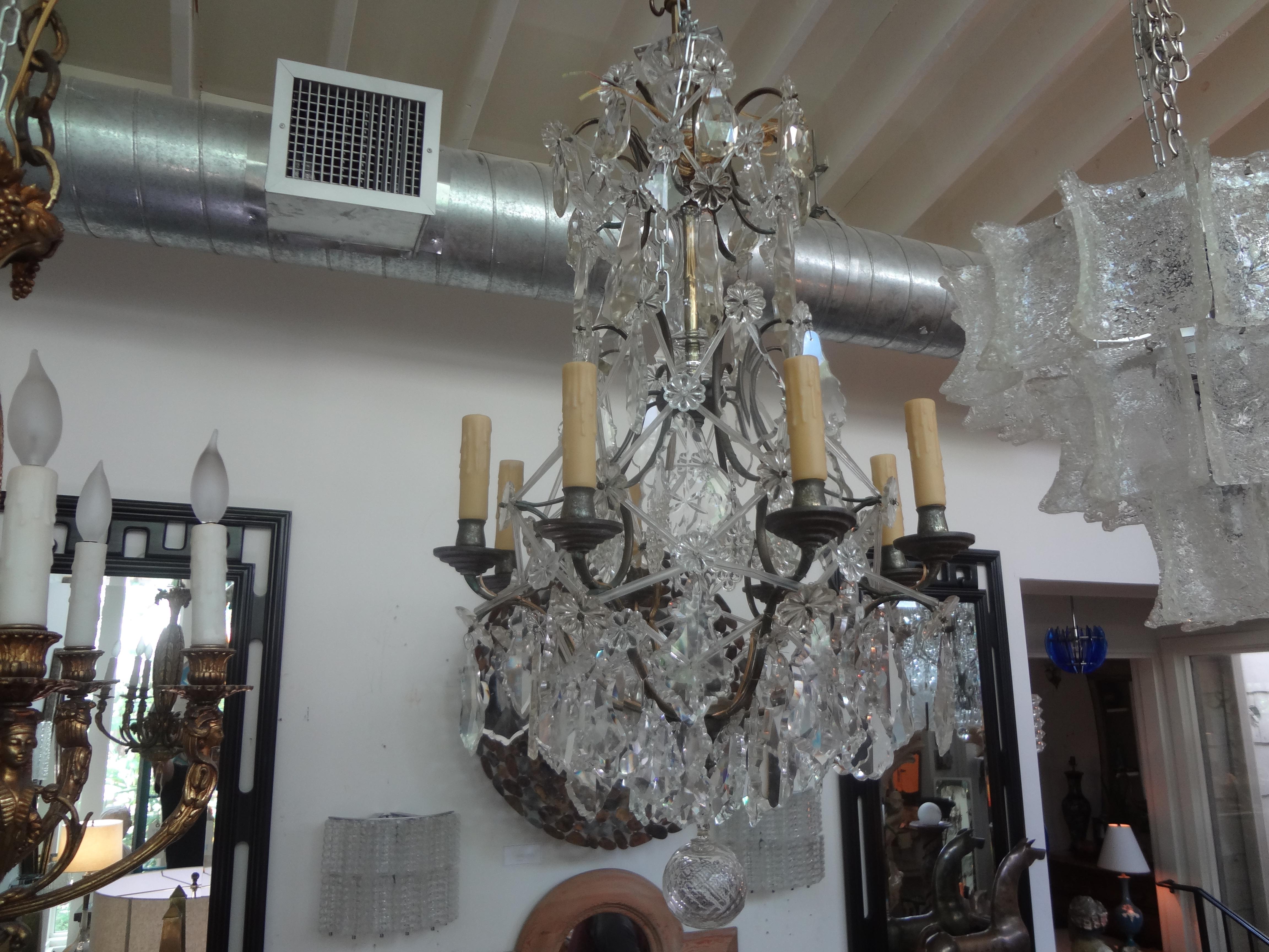 French Crystal and Bronze Chandelier Attributed to Maison Baguès For Sale 9