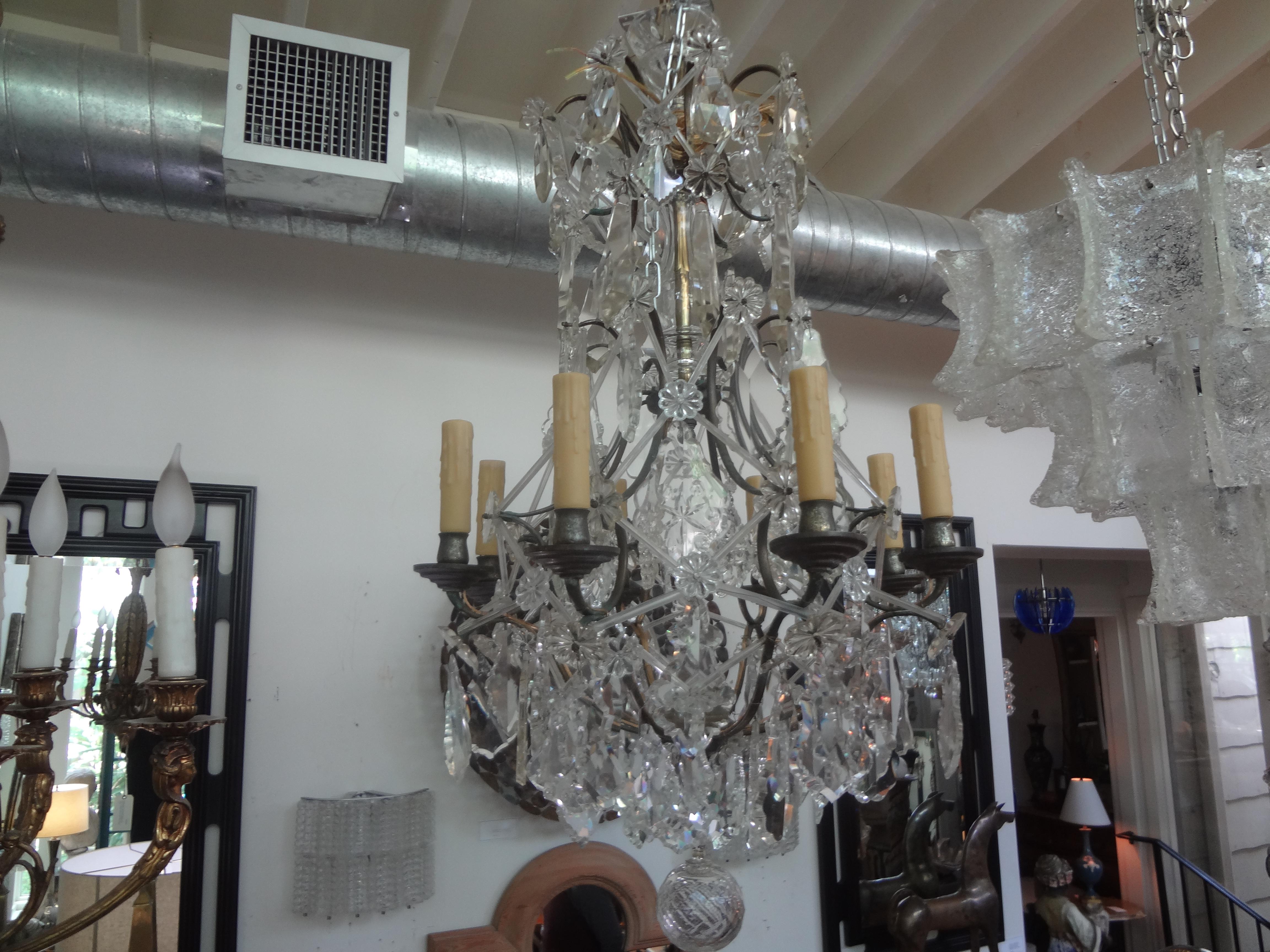 French Crystal and Bronze Chandelier Attributed to Maison Baguès For Sale 10