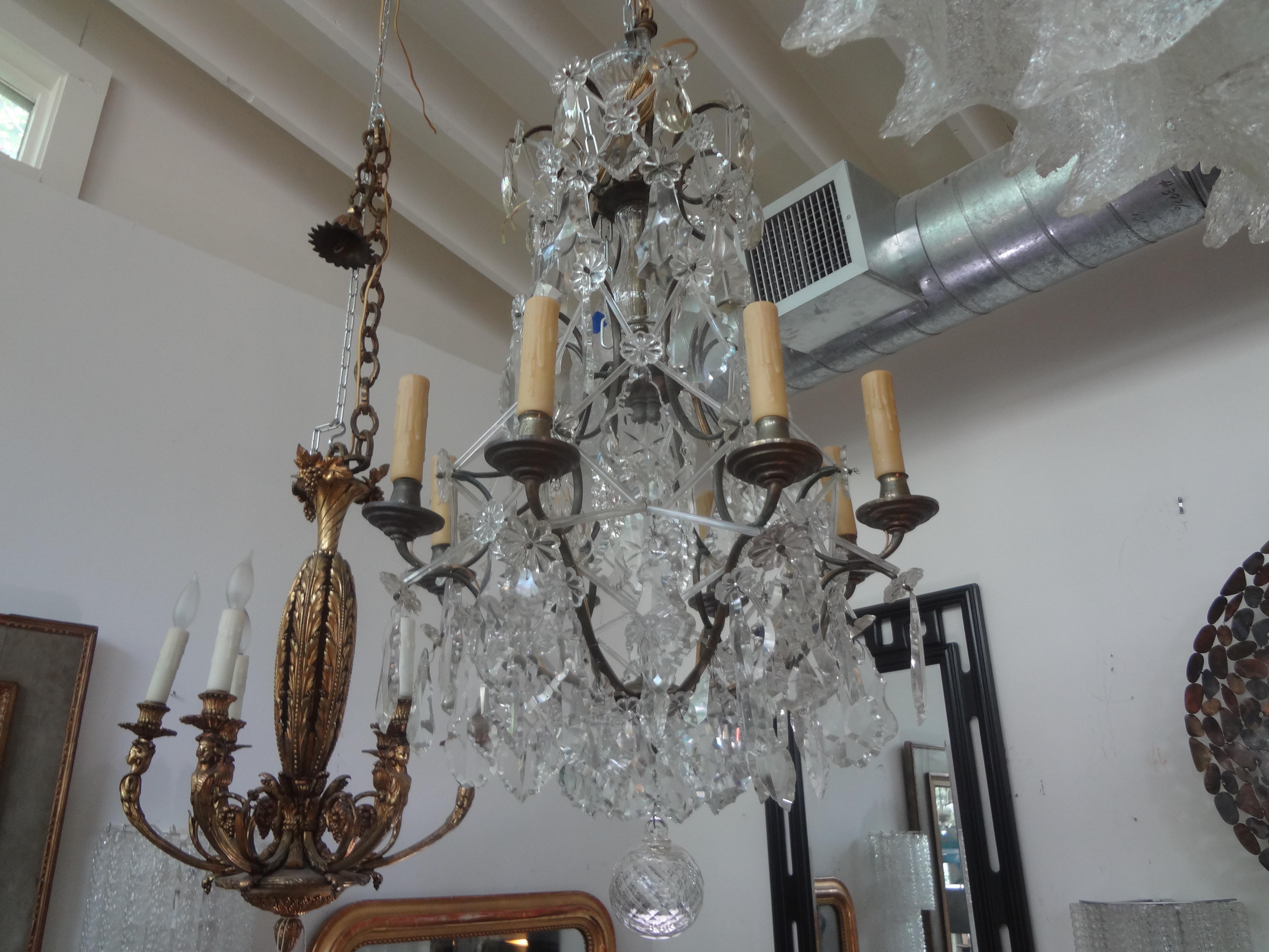 French Crystal and Bronze Chandelier Attributed to Maison Baguès For Sale 2