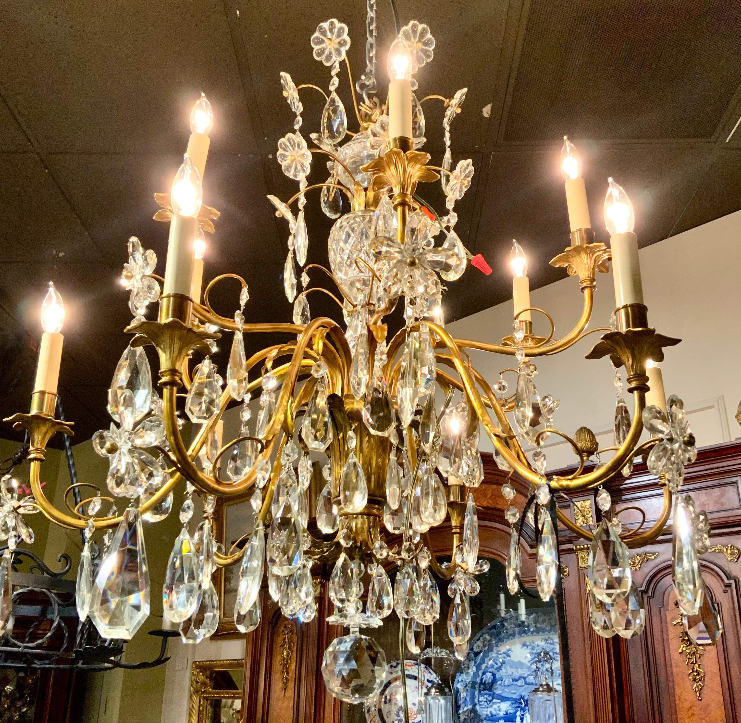 French crystal and bronze dore 10 light chandelier  For Sale 3