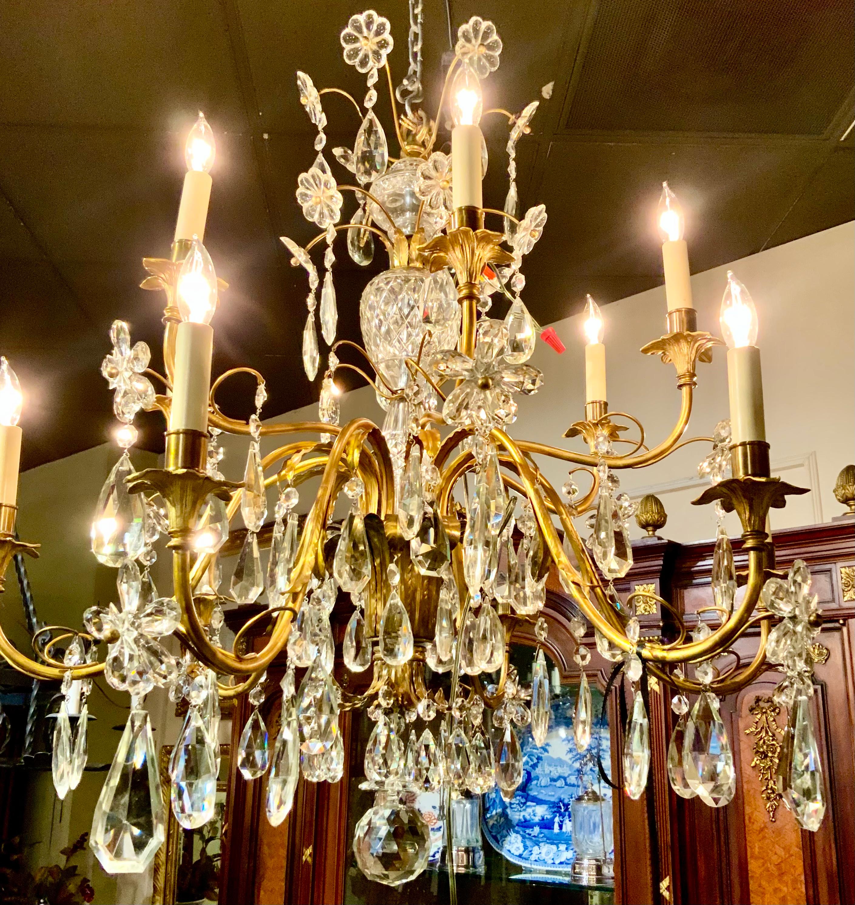 French crystal and bronze dore 10 light chandelier  For Sale 4