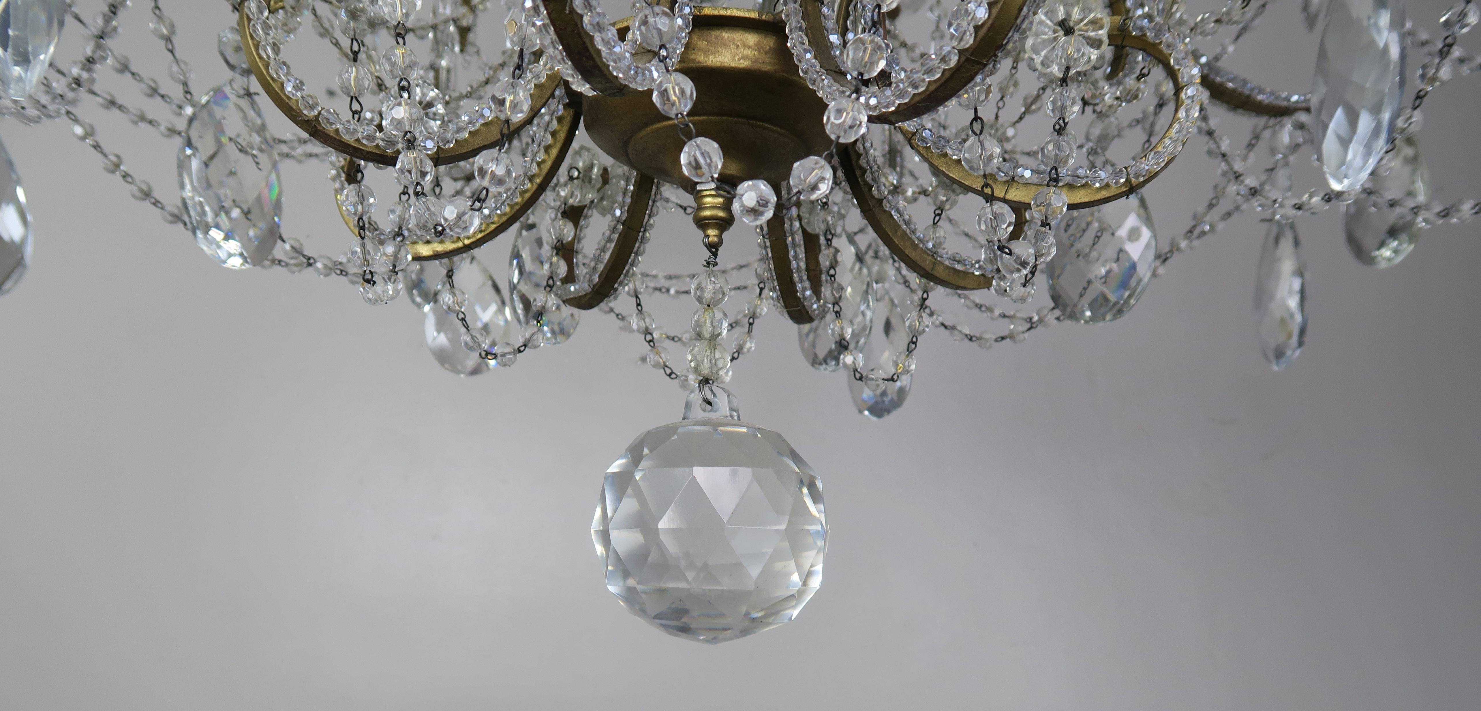Facetté Lustre à 8 bras en cristal français perlé, XXe siècle