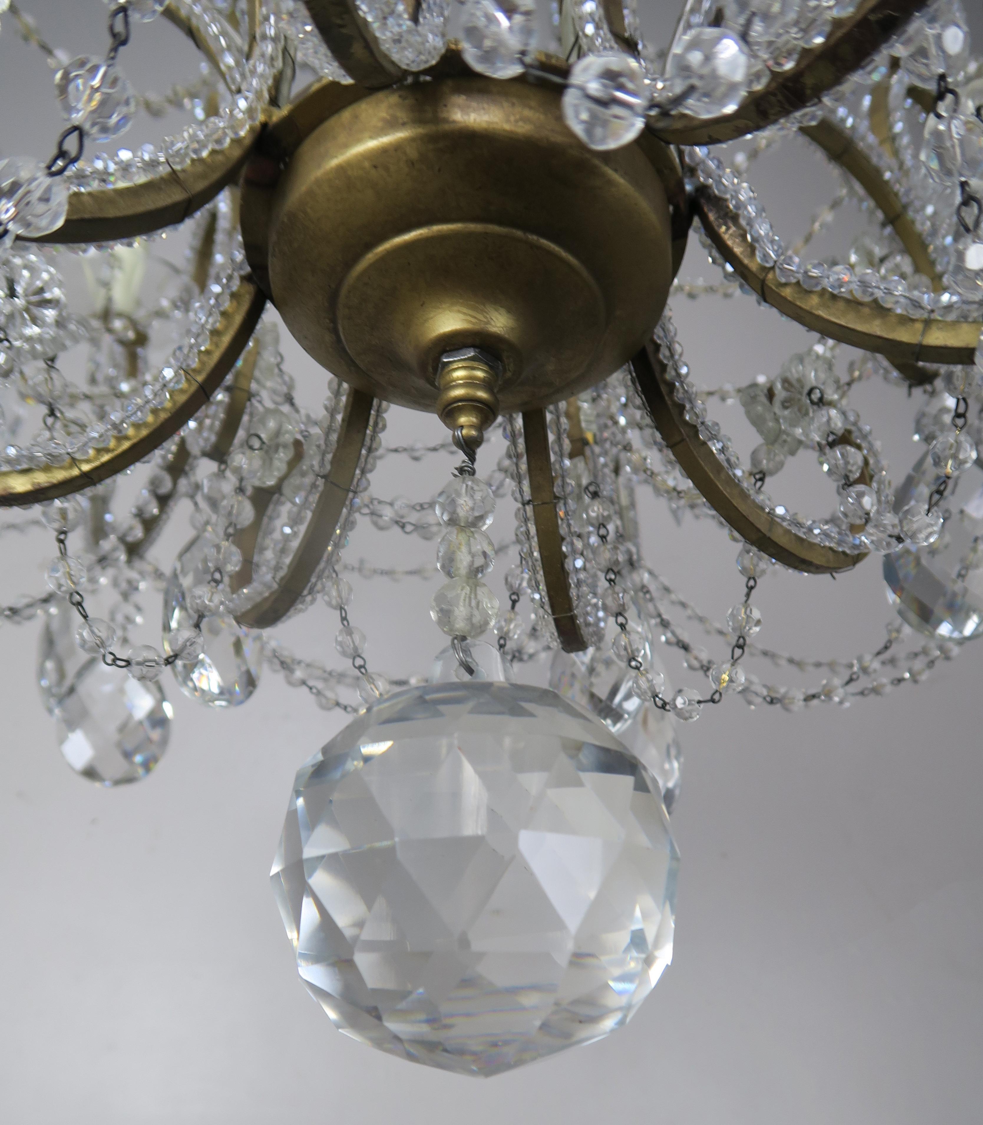 Lustre à 8 bras en cristal français perlé, XXe siècle 1