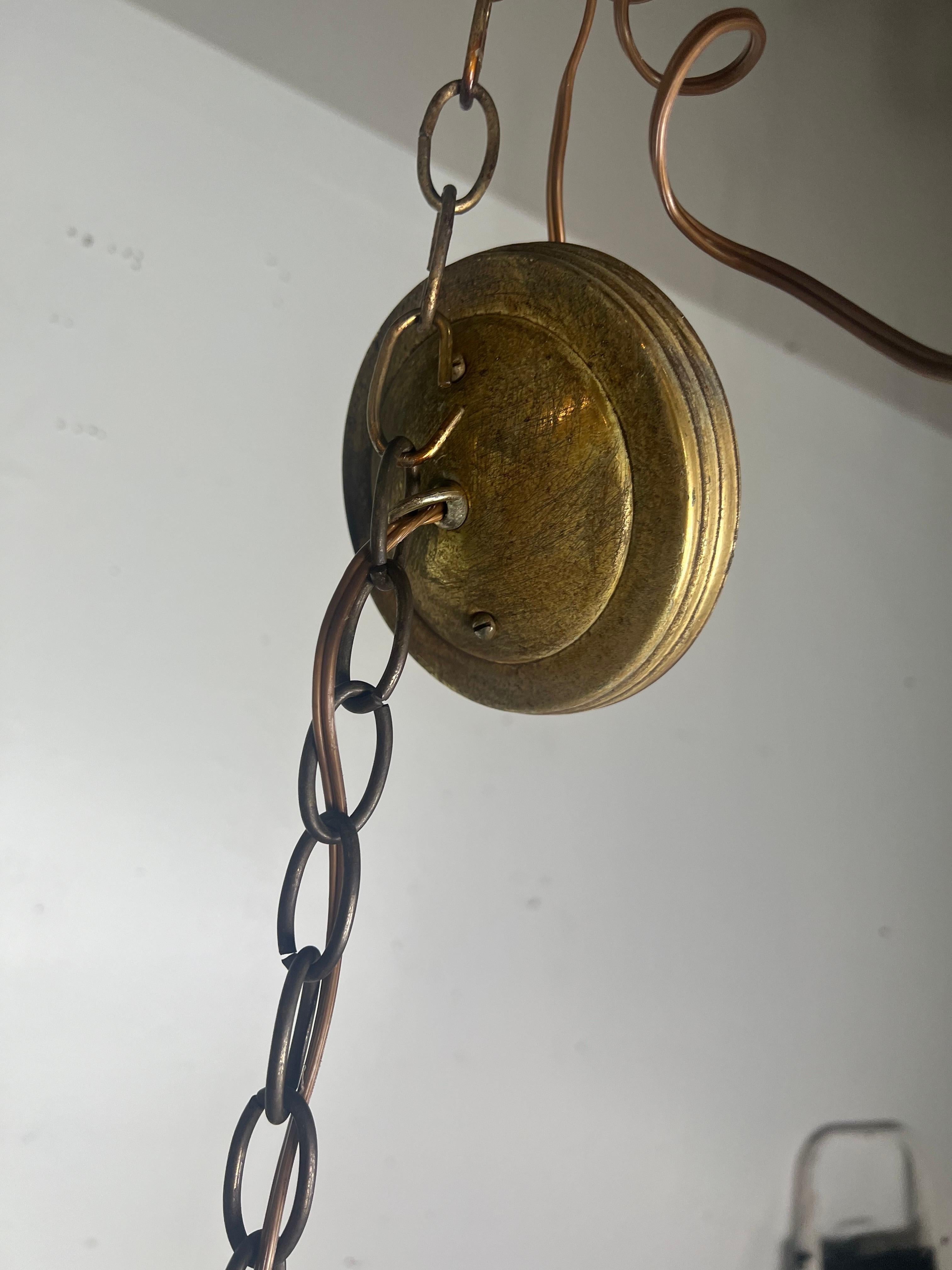 Lampadario di cristallo francese con perline A.I.C. 1930 In condizioni buone in vendita a Los Angeles, CA