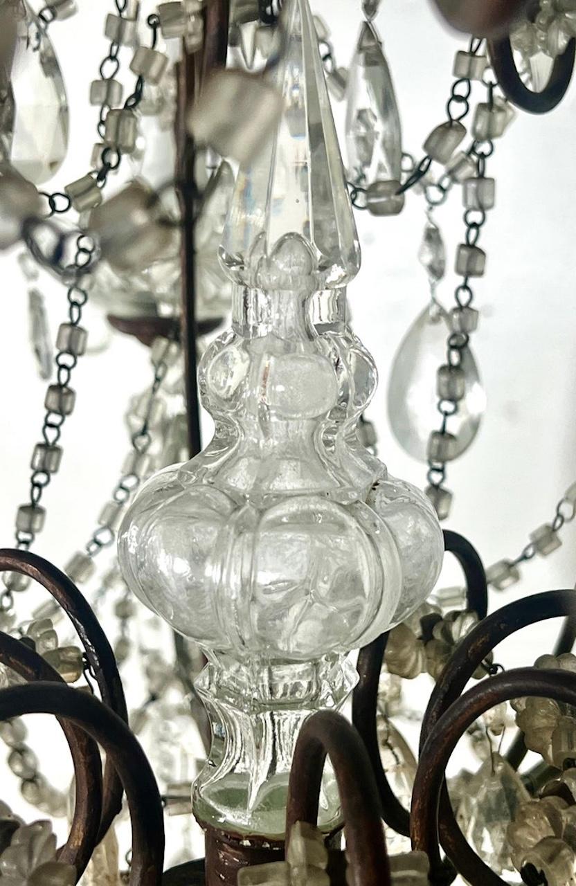 Metallo Lampadario francese in cristallo e perline A.I.C. 1930 in vendita