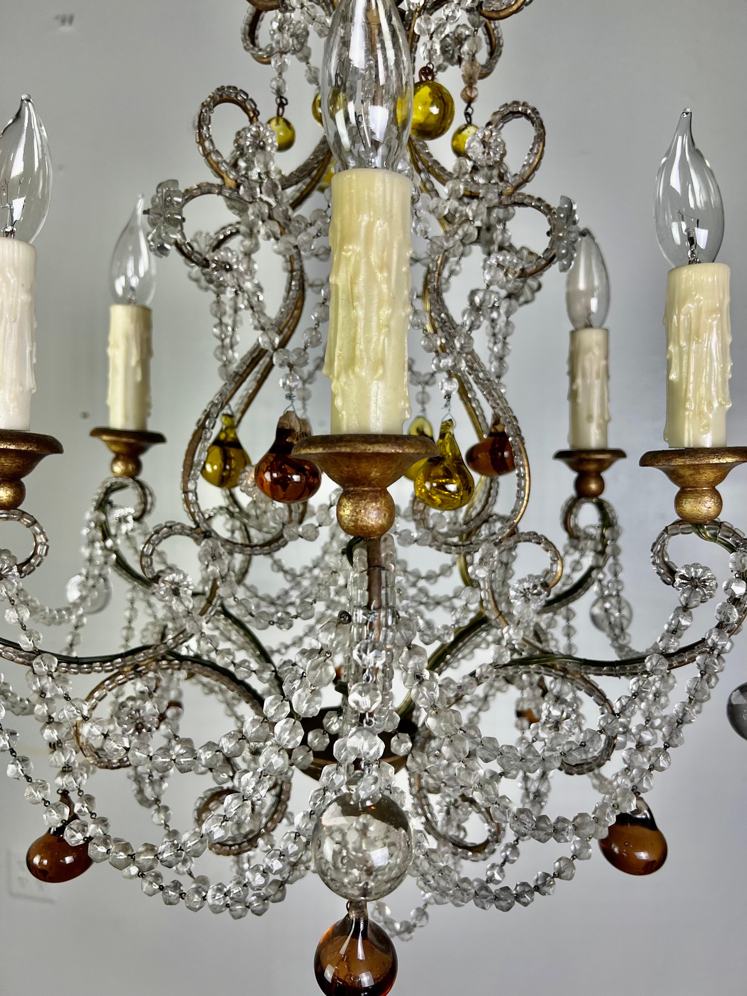 Milieu du XXe siècle Lustre français en perles de cristal avec gouttes d'ambre, vers 1930 en vente