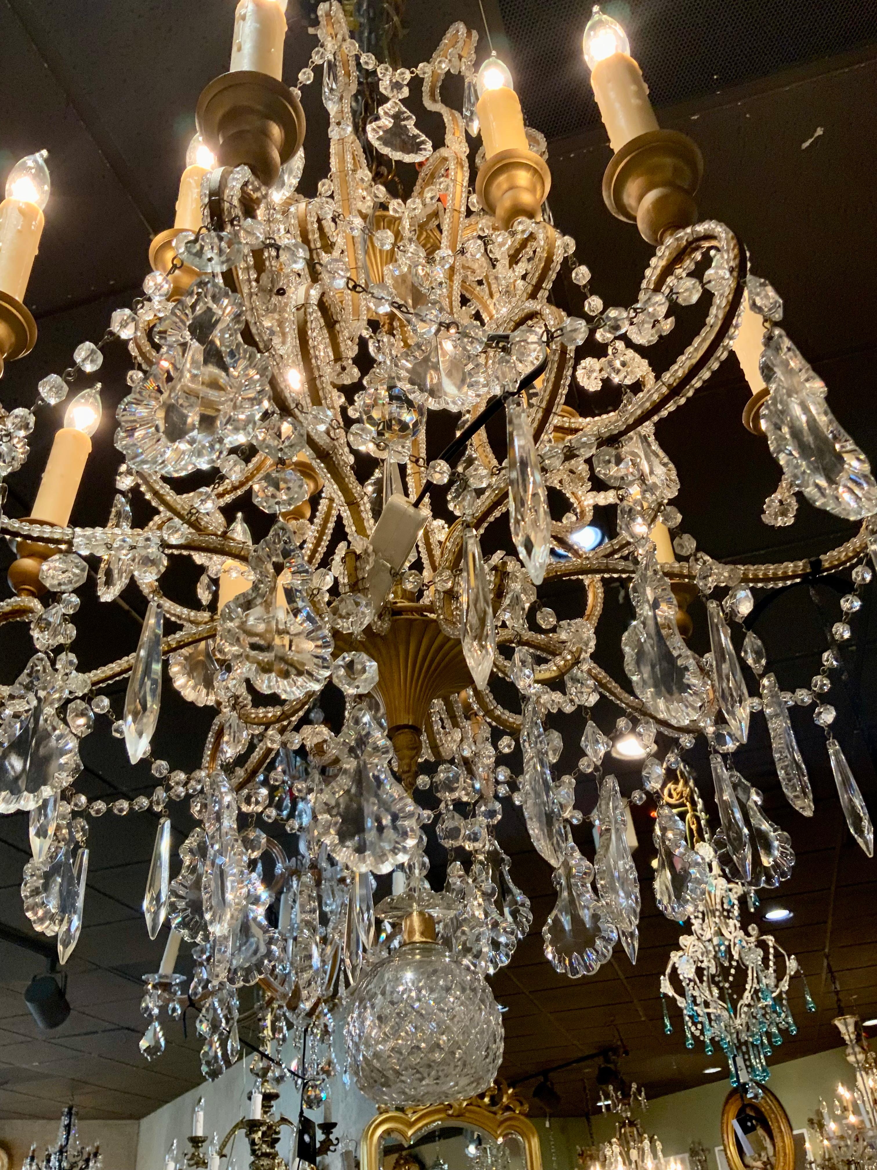 Cristallo Lampadario con perline in cristallo francese a dodici luci in vendita