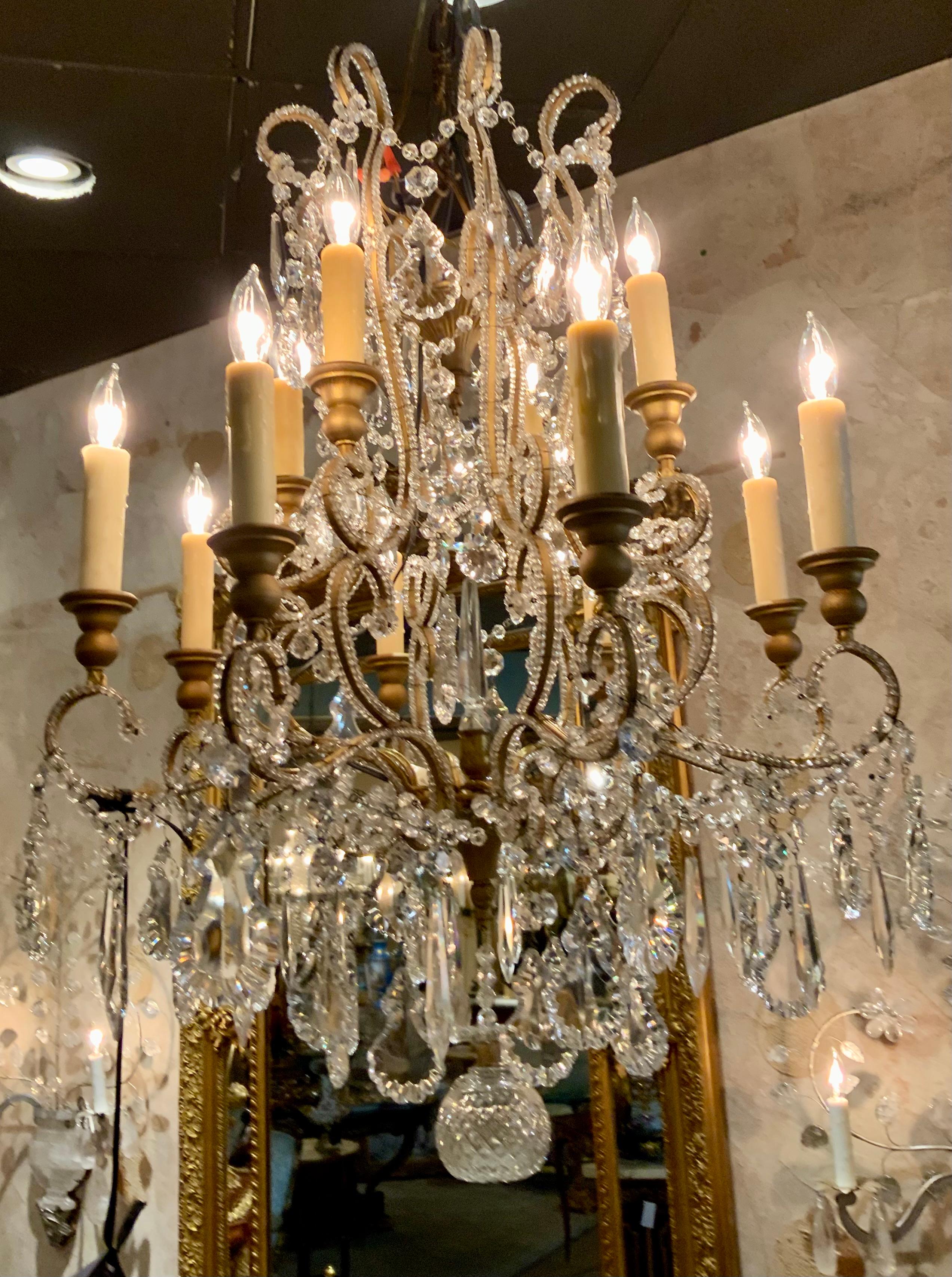 Lampadario con perline in cristallo francese a dodici luci in vendita 2