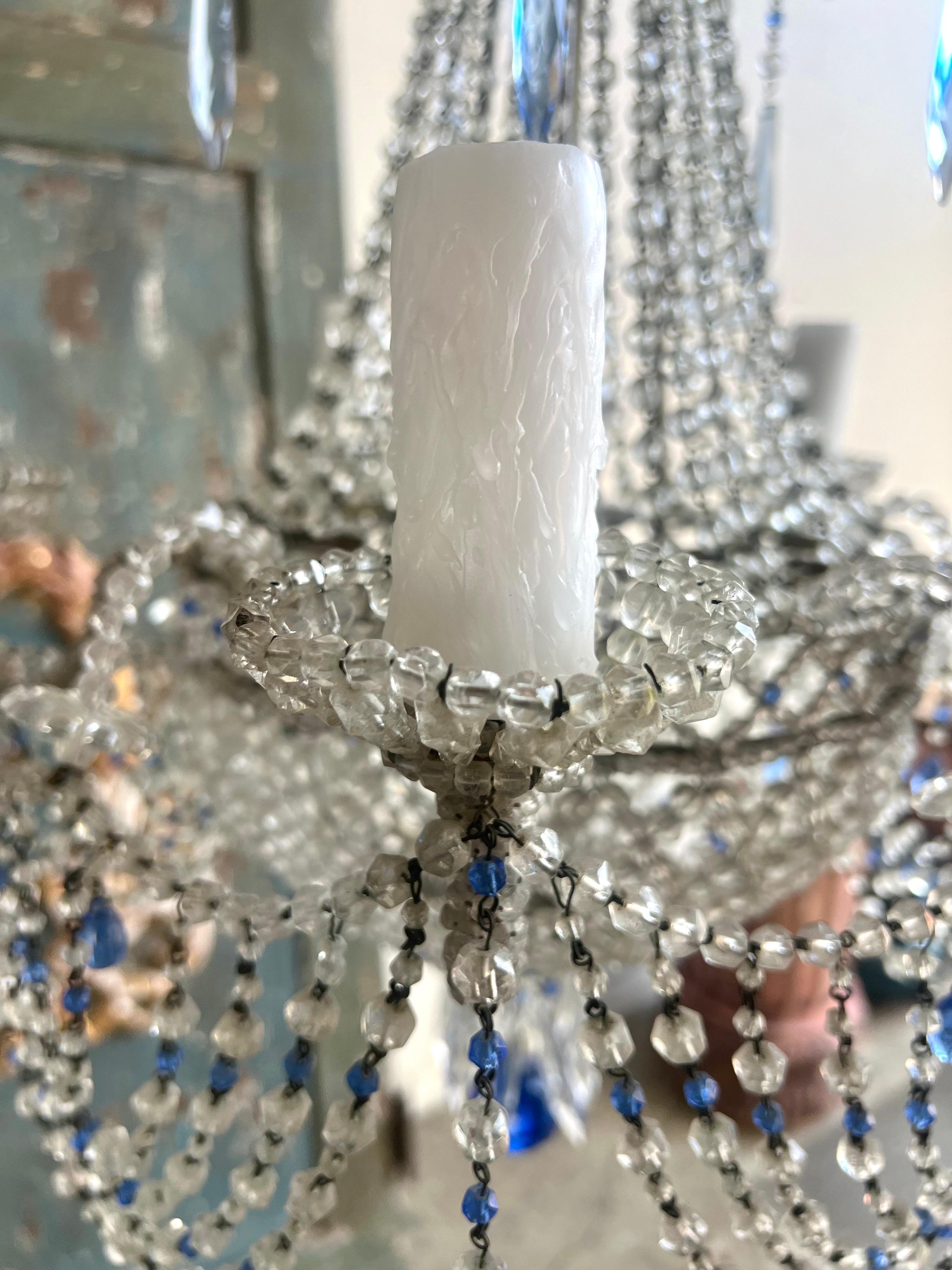 Lampadario francese in cristallo con perline A.I.C. 1930 in vendita 10