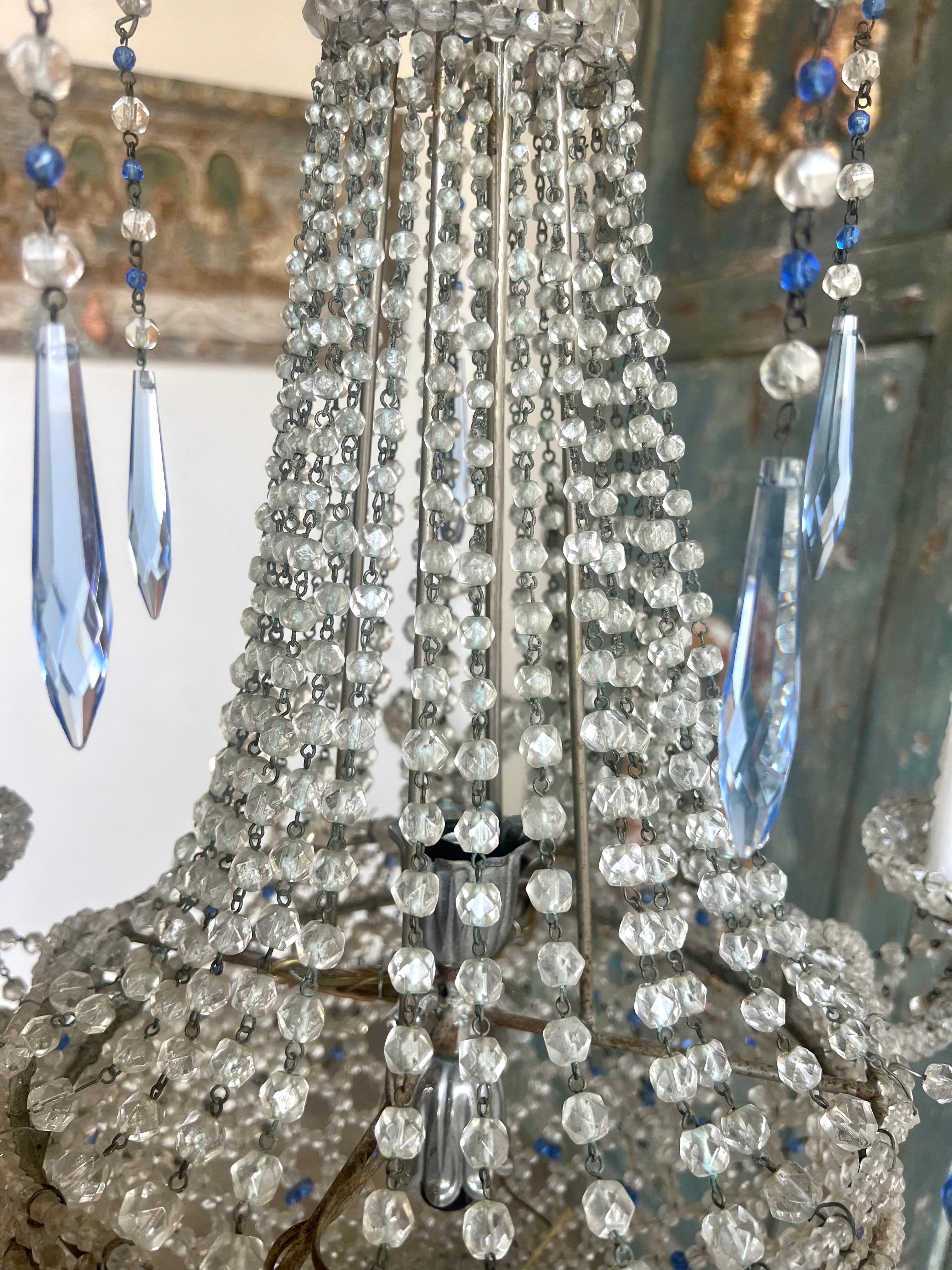 Lampadario francese in cristallo con perline A.I.C. 1930 in vendita 2