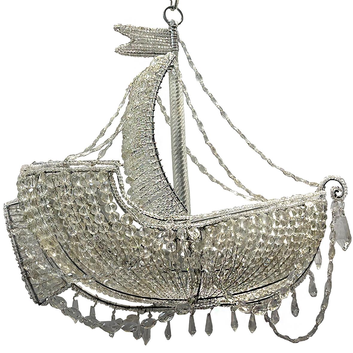 Lustre de bateau français des années 1950 avec 4 lumières intérieures.

Mesures :
Hauteur : 28