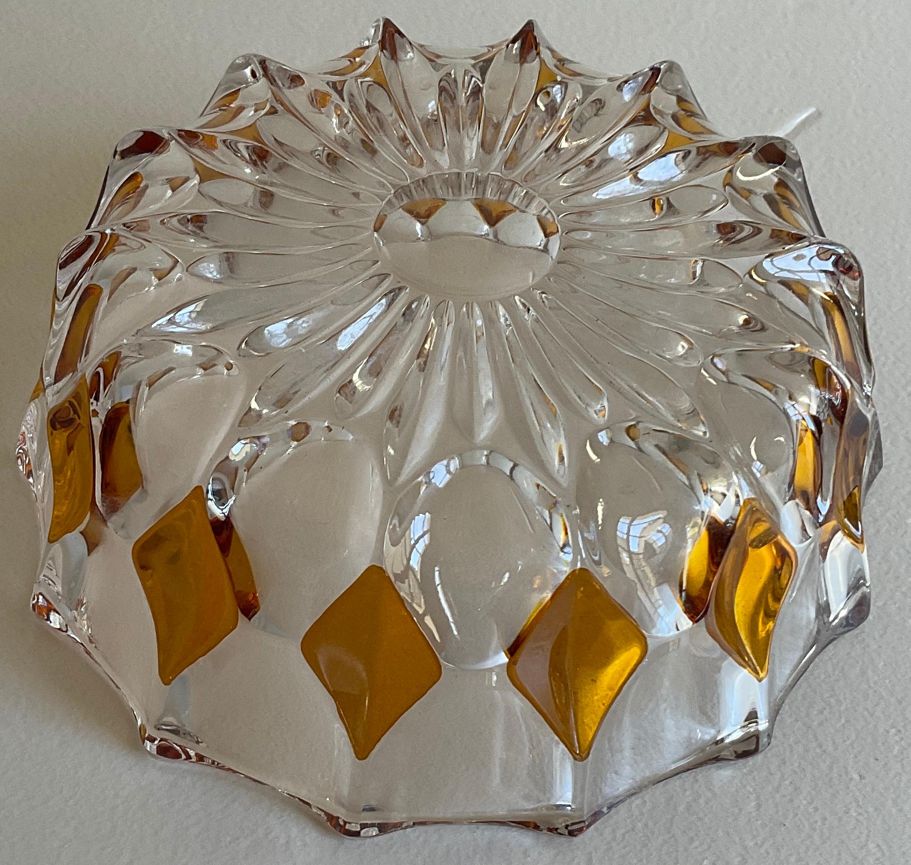 Bombonera o cuenco de ámbar francés y cristal transparente Francés en venta