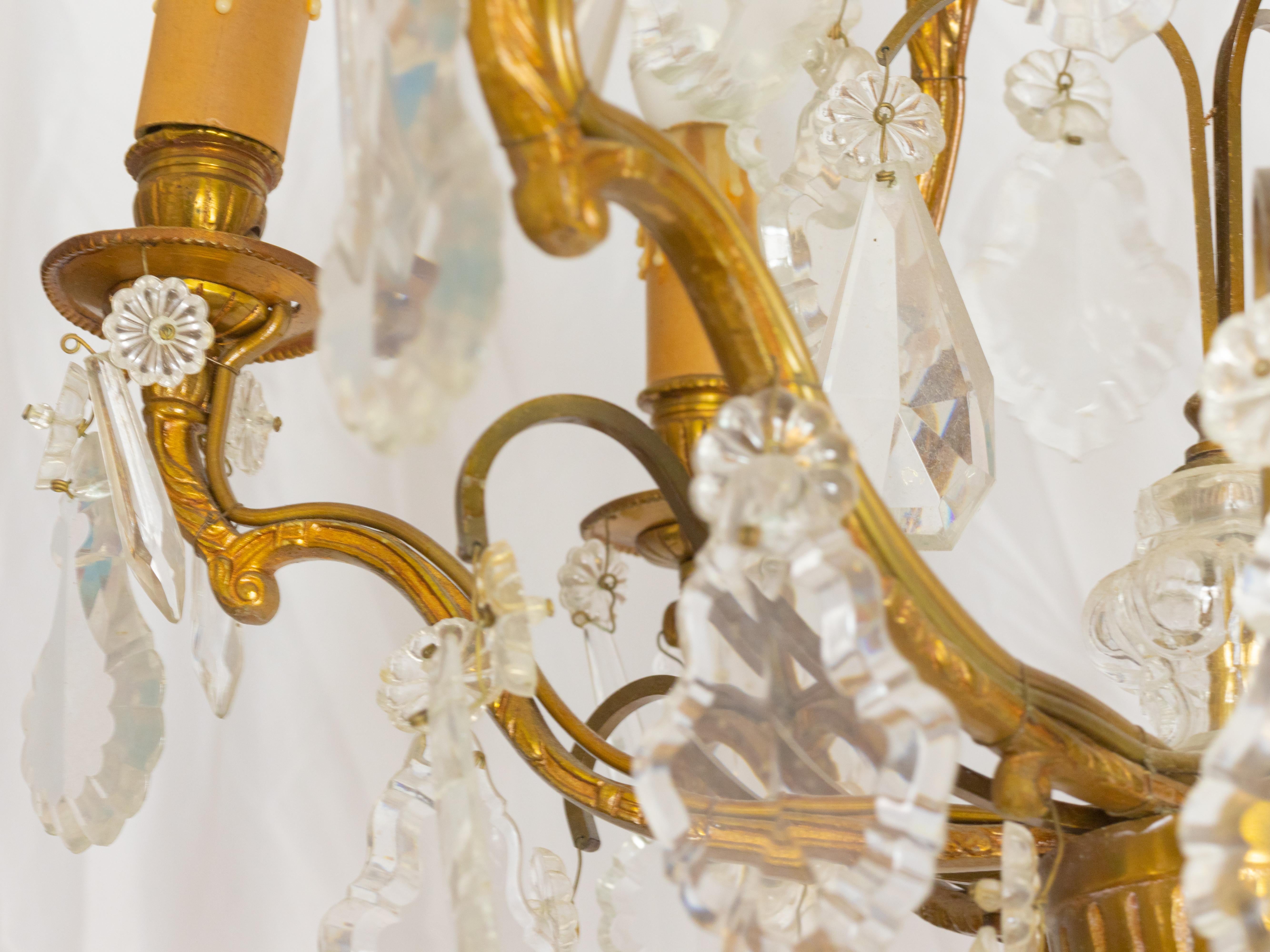  Französischer Kristall-Kronleuchter im Louis XV.-Stil des 19. Jahrhunderts im Angebot 5