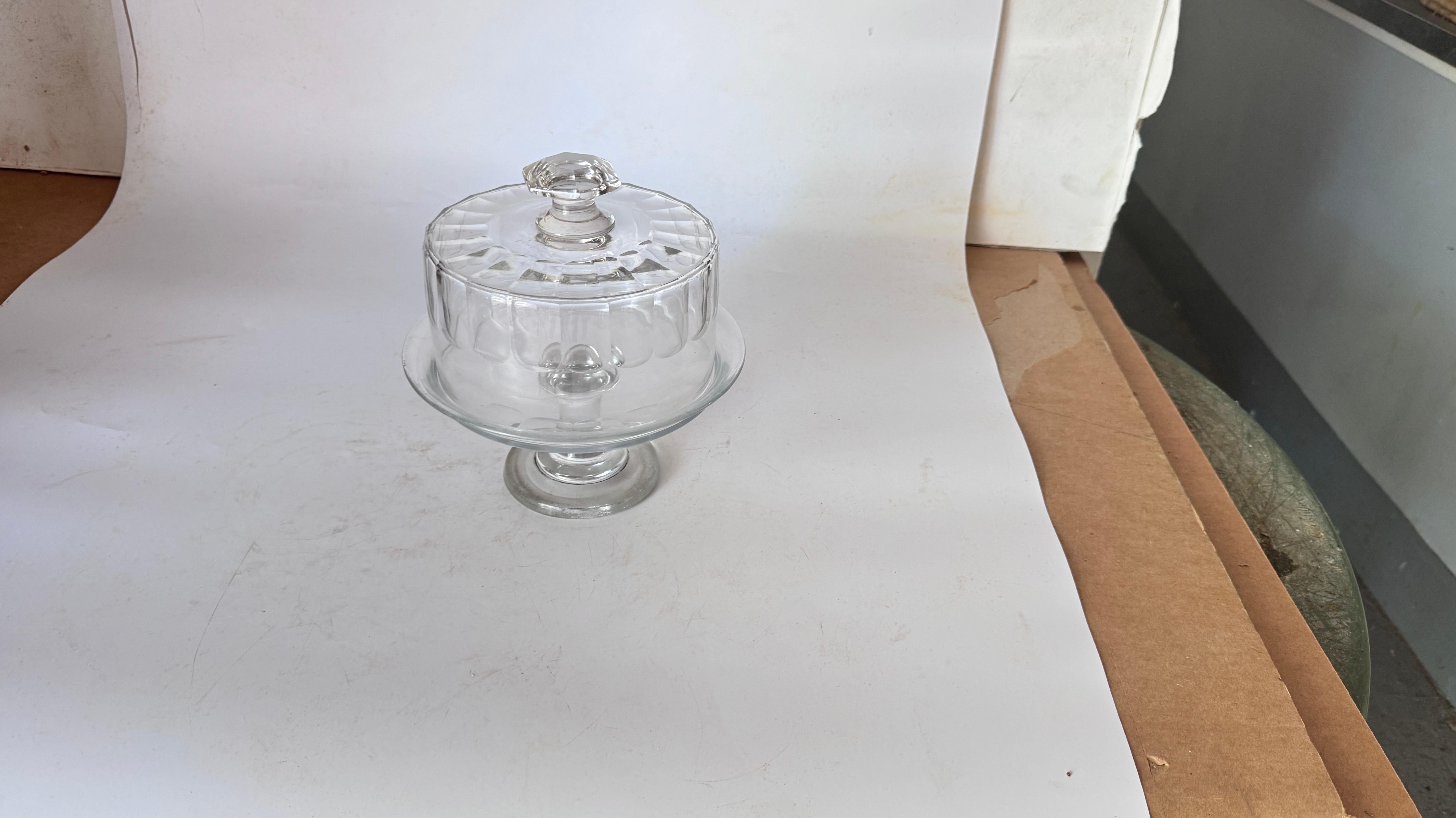 Französische Käseglocke aus Kristall mit Dekor aus geschliffenem Glas - 1970er Jahre im Angebot 5