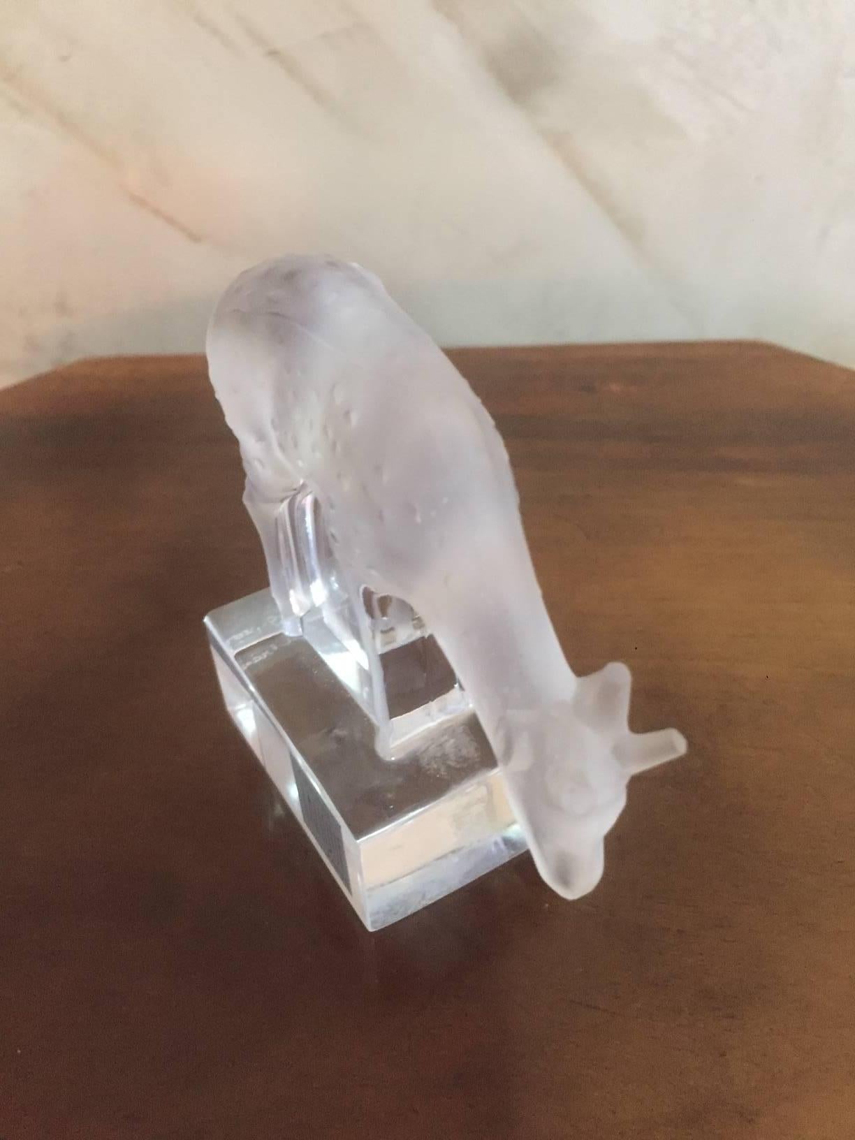 French Crystal Decorative Roe Signed Lalique In Good Condition In LEGNY, FR