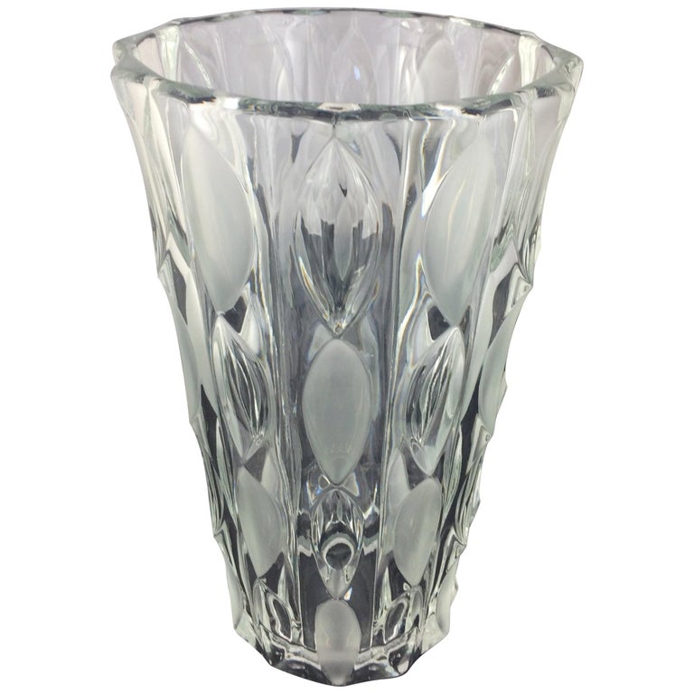 Contemporary French Clear Crystal Vase For Sale at 1stDibs