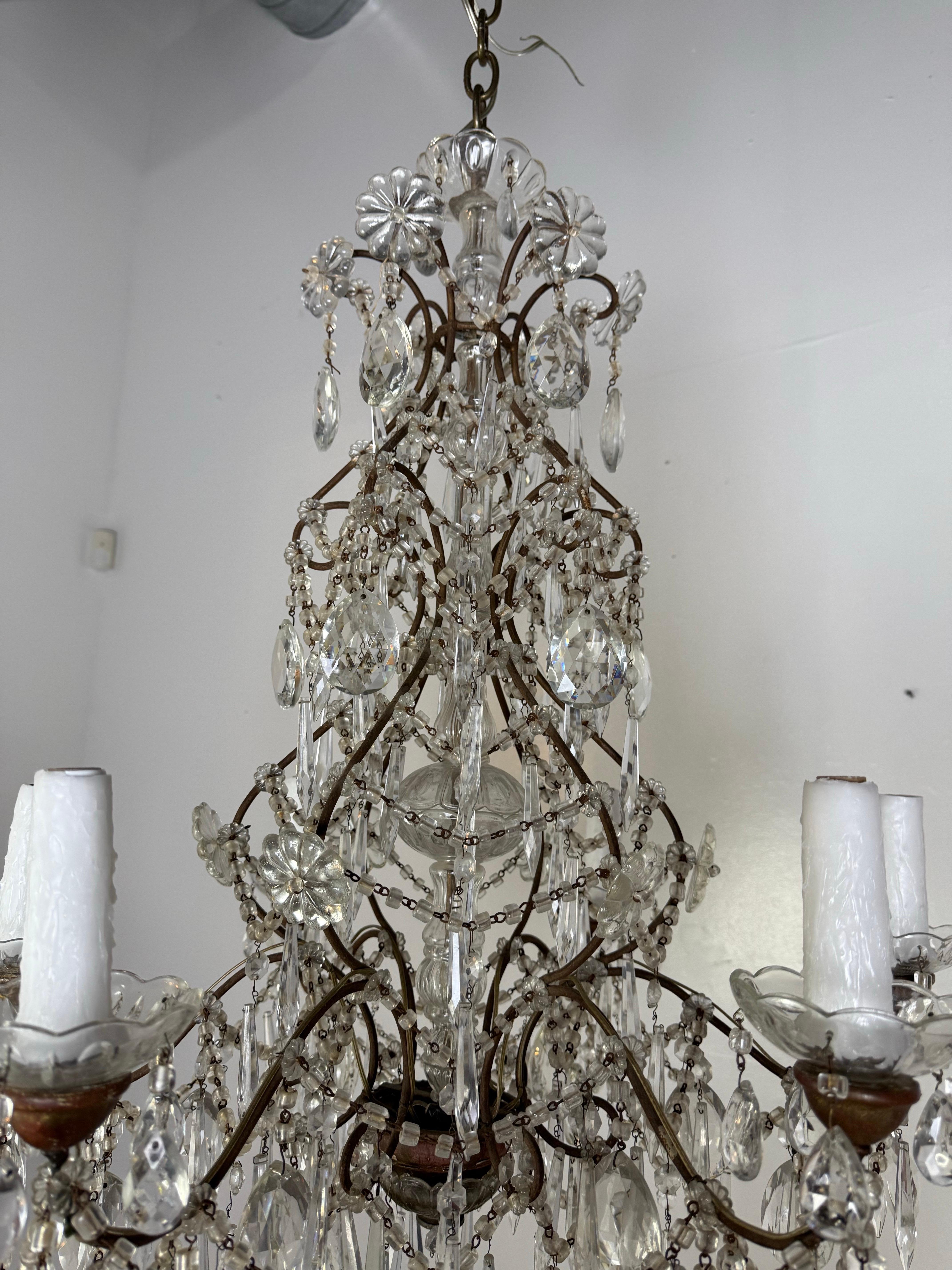 Francese Lampadario di cristallo francese con perline a forma di maccheroni A.I.C. 1930 in vendita