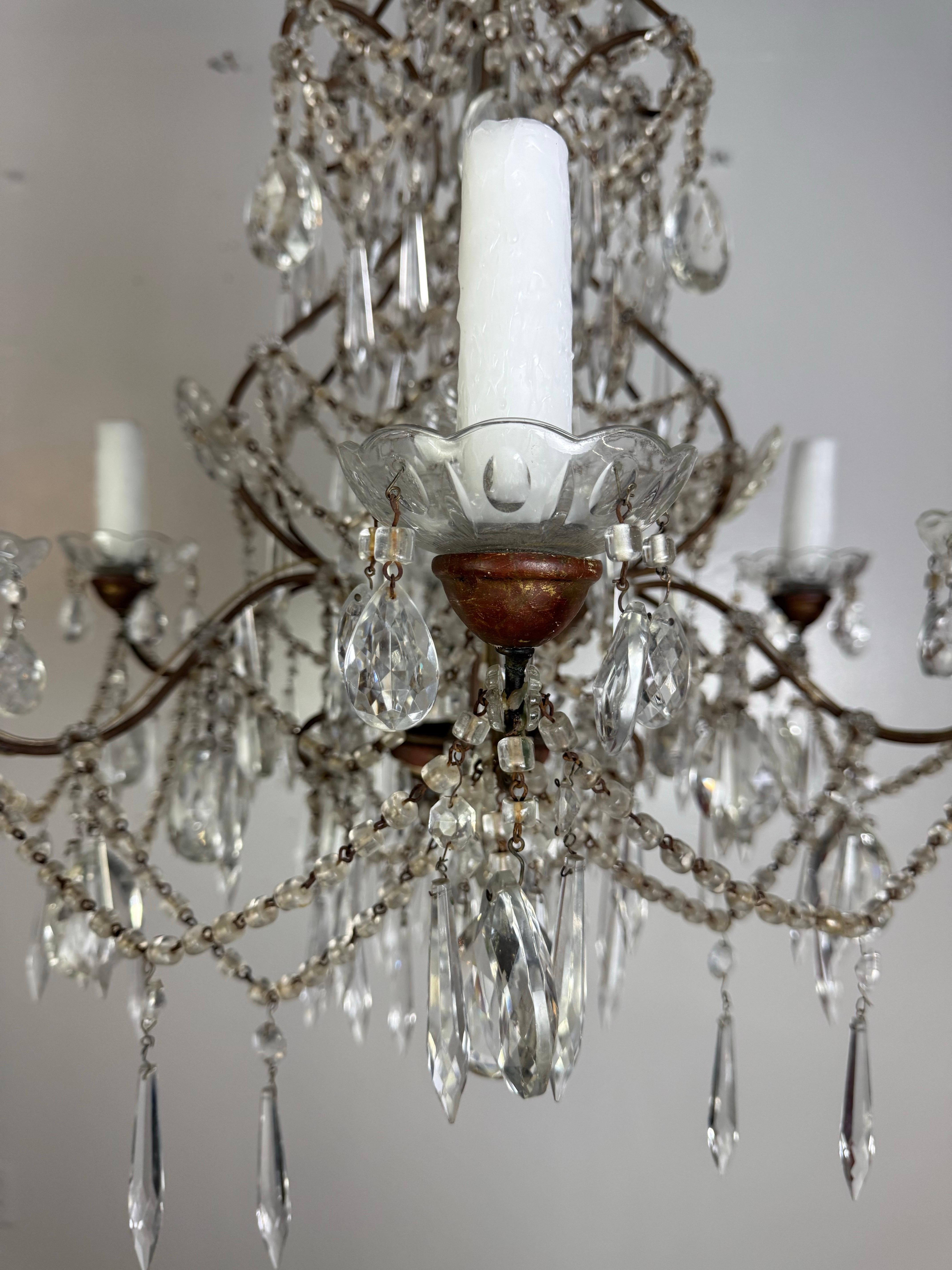 Lampadario di cristallo francese con perline a forma di maccheroni A.I.C. 1930 In condizioni buone in vendita a Los Angeles, CA