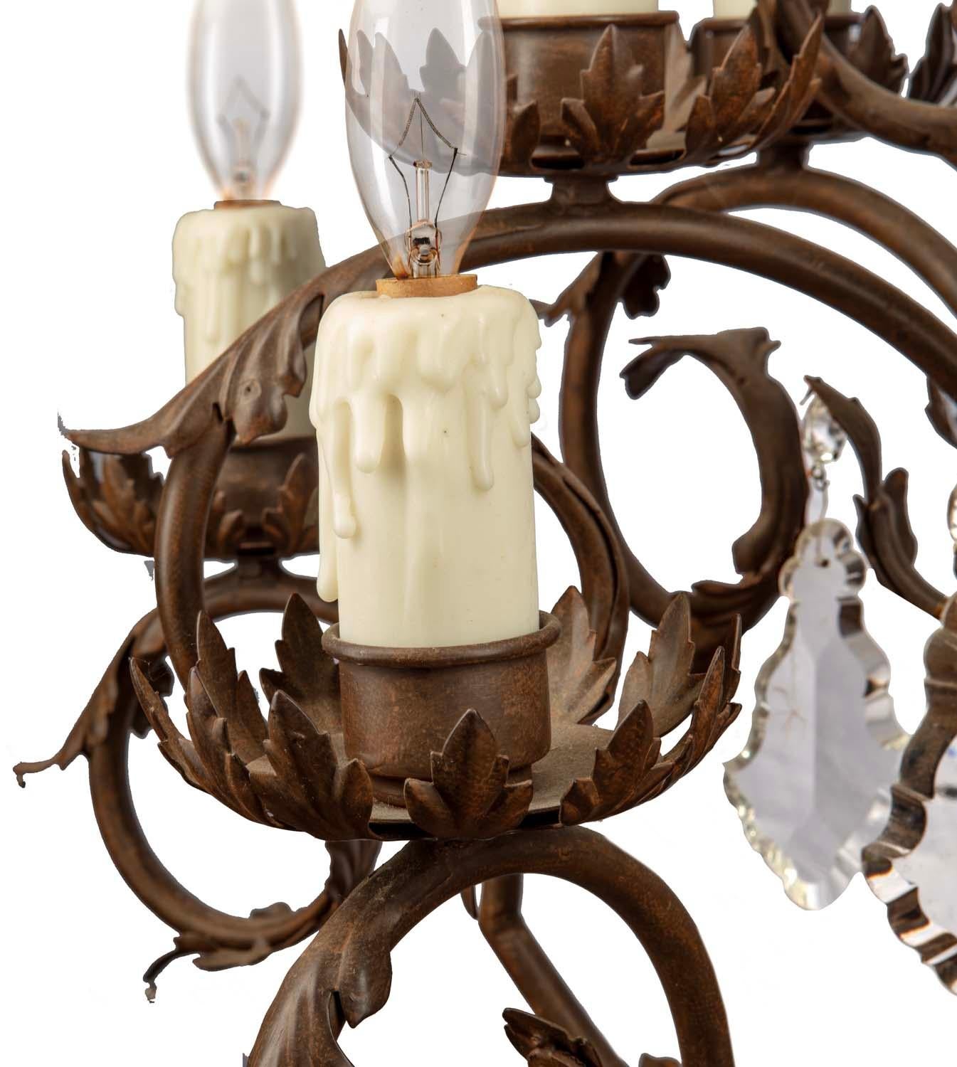 Hollywood Regency Lustre en cristal Marron avec bras en fer courbé en vente