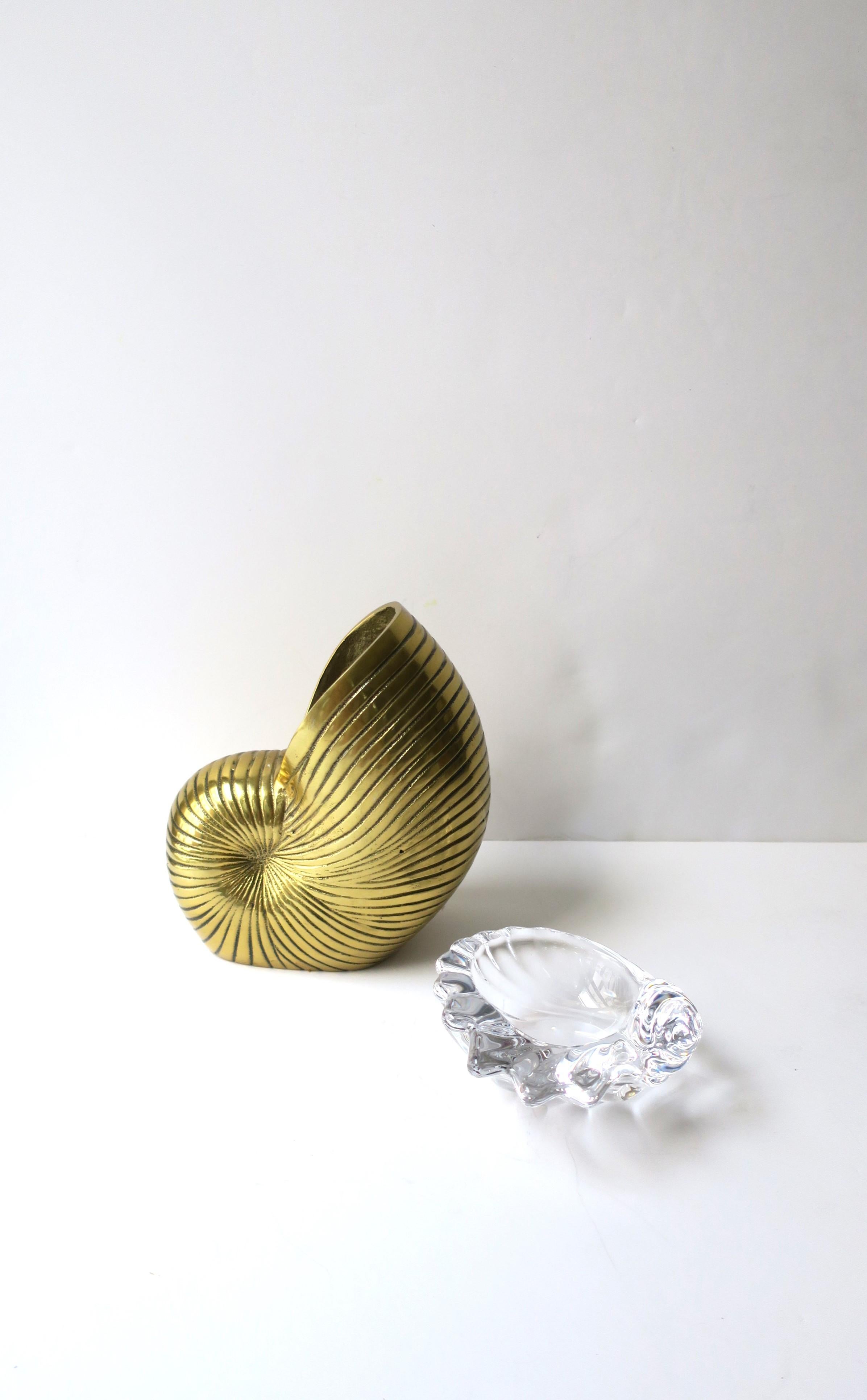 French Crystal Seashell Bowl Jewelry Catchall  In Excellent Condition For Sale In New York, NY
