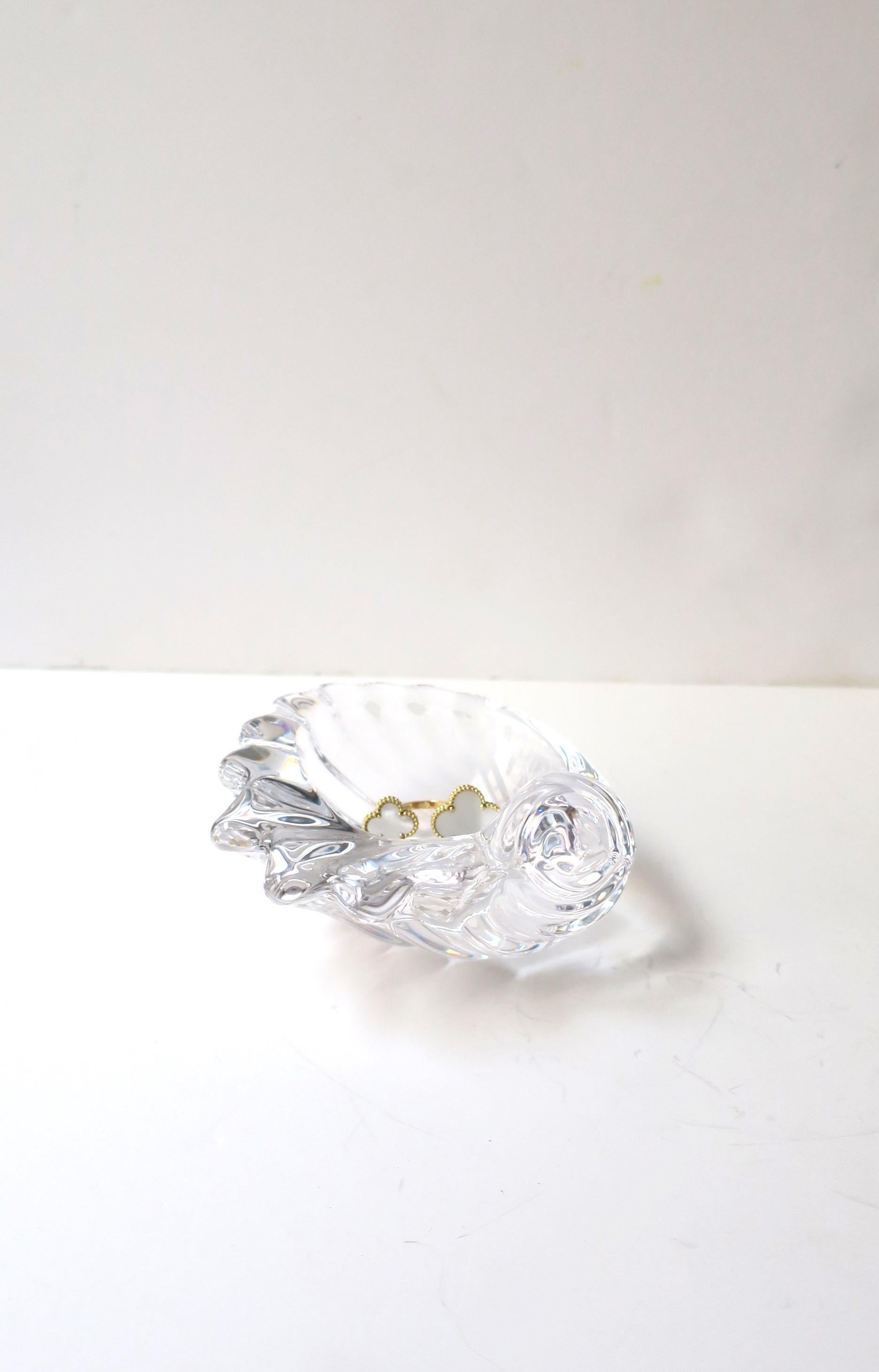 French Crystal Seashell Bowl Jewelry Catchall  For Sale 4
