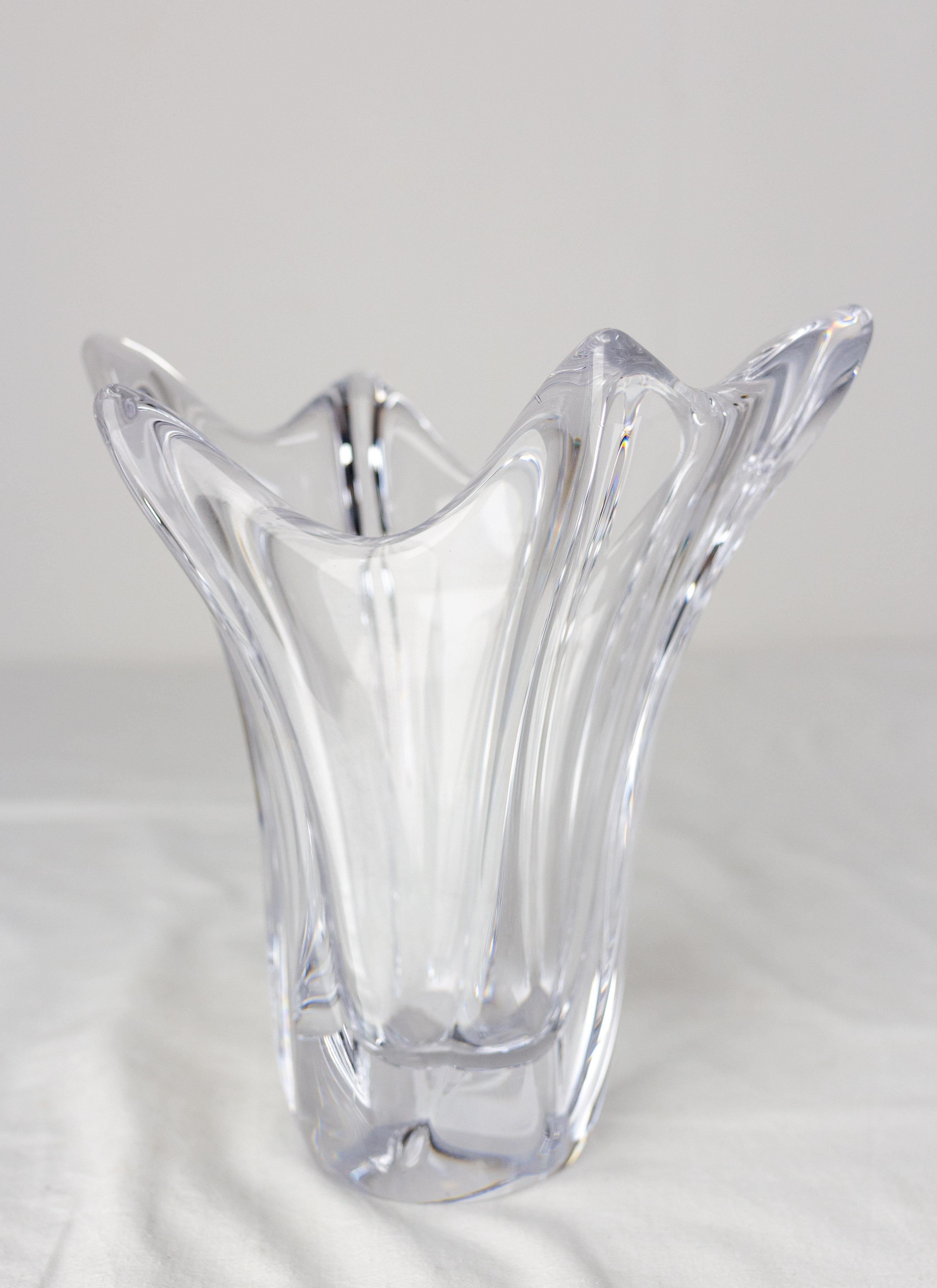 Crystal vase circa 1960, France.
from Daume manufactures in the East of France.
Good condition.

Shipping:
L 21 P14 H21 2,1 KG