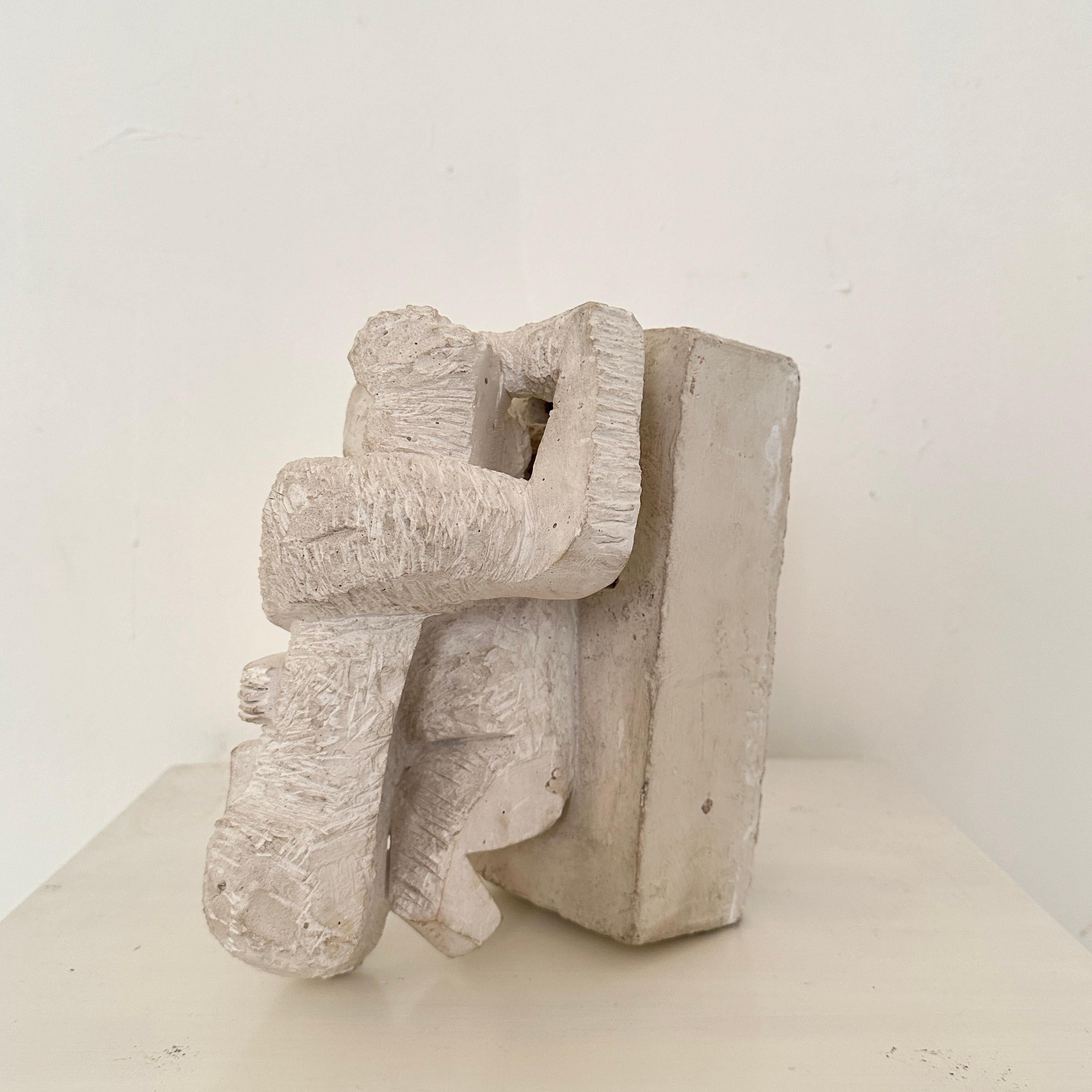 Scultura cubista francese in gesso di una coppia di innamorati, 1960 circa In condizioni buone in vendita a Berlin, DE