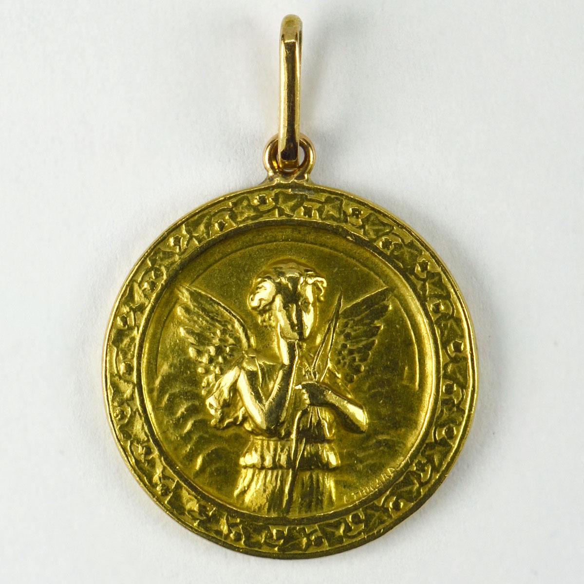 French Cupid and Lovebirds 18k Yellow Gold Charm Pendant In Good Condition In London, GB
