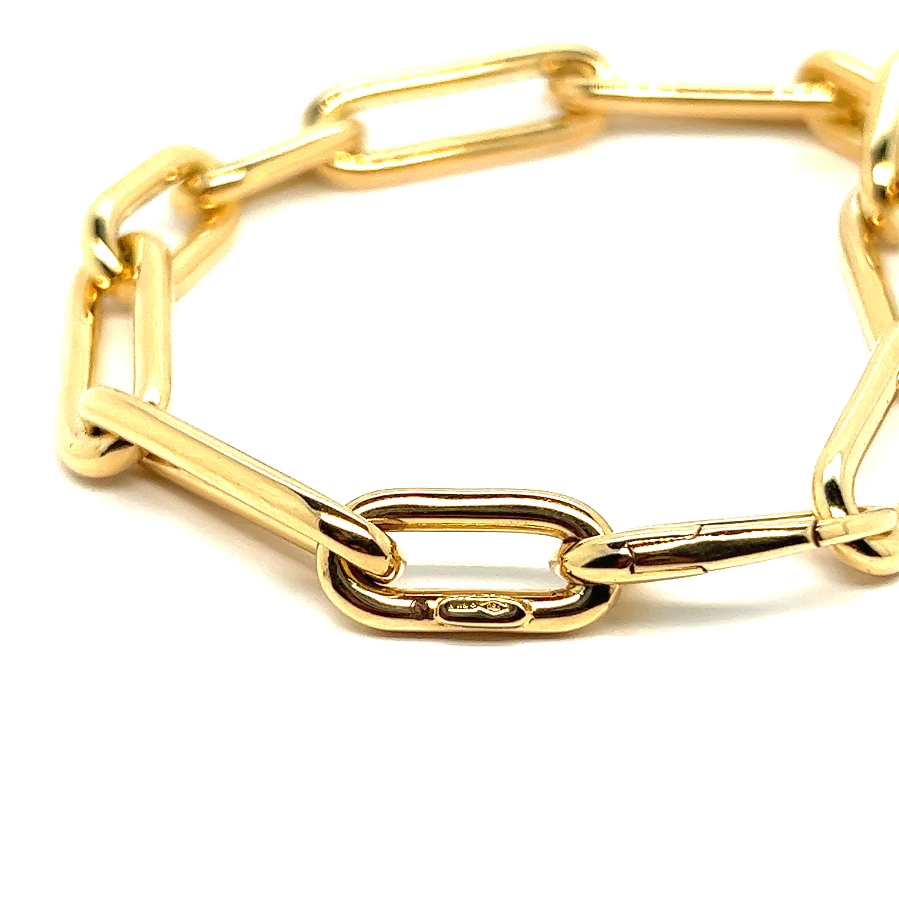 French Curb Bracelet with Fine Links 18 Carat Yellow Gold For Sale 1