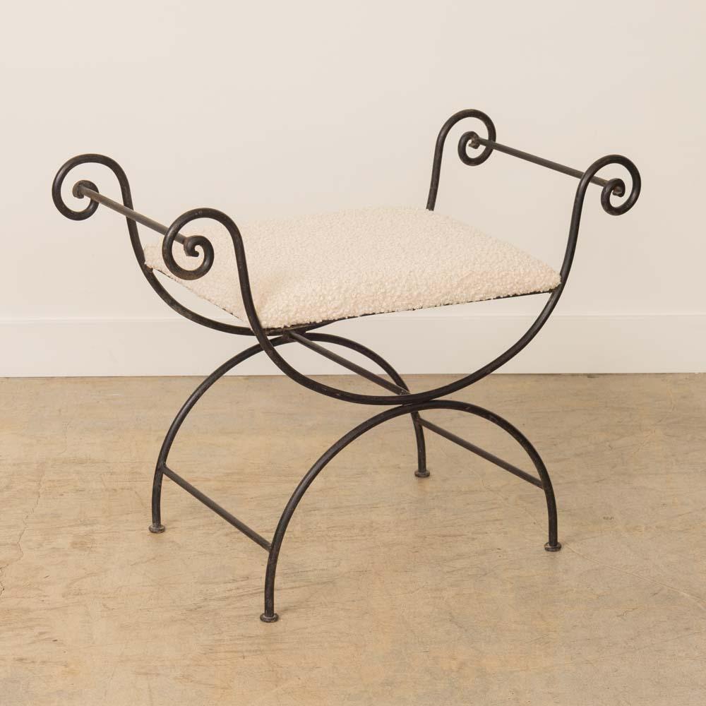 Französischer Curule-Eisenhocker (Polster) im Angebot