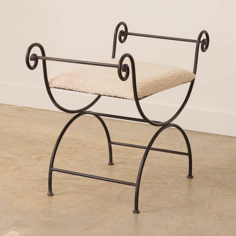 Französischer Curule-Eisenhocker im Angebot 1
