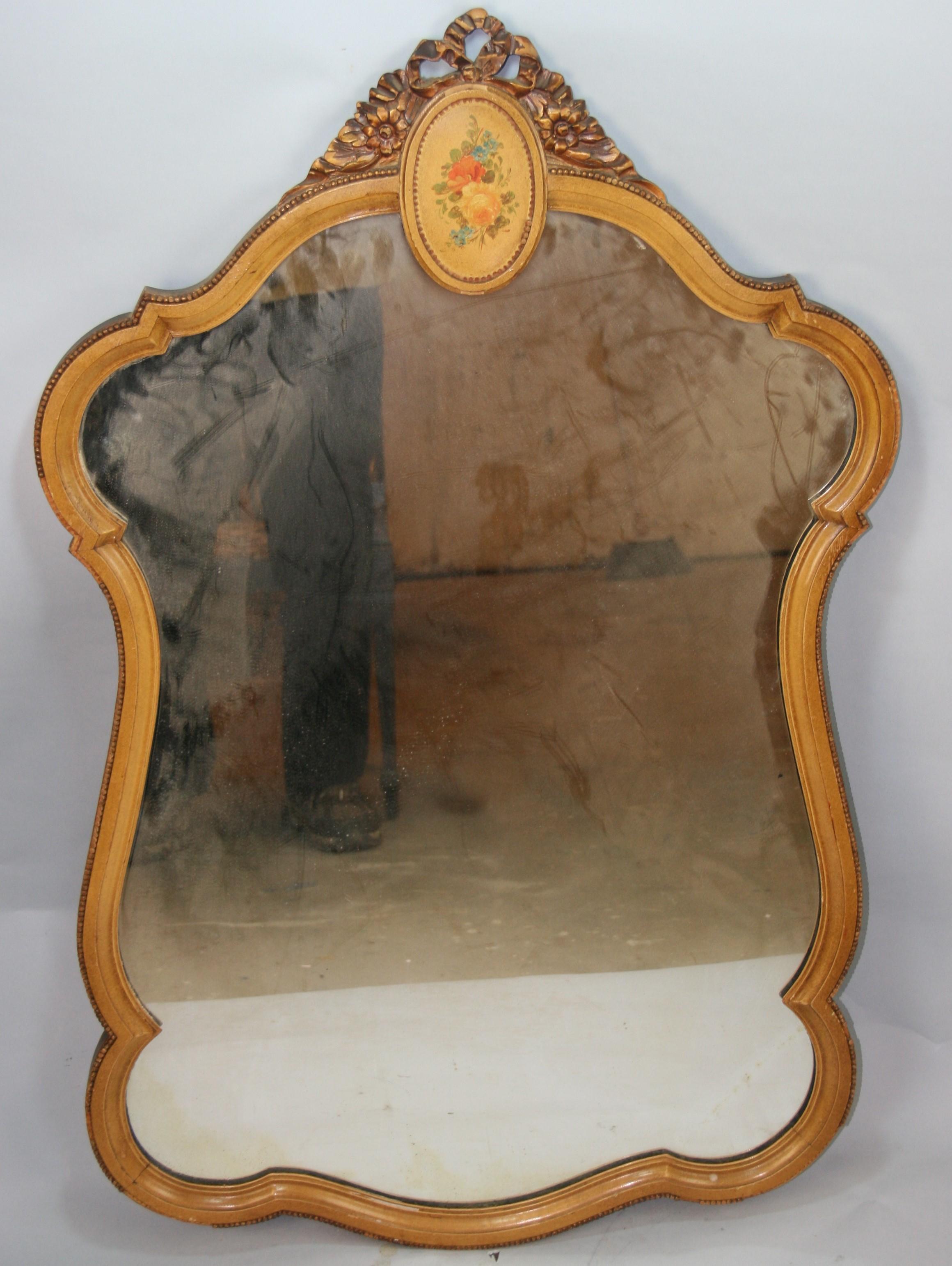 French Curved Mirror with Painted Pediment In Good Condition For Sale In Douglas Manor, NY