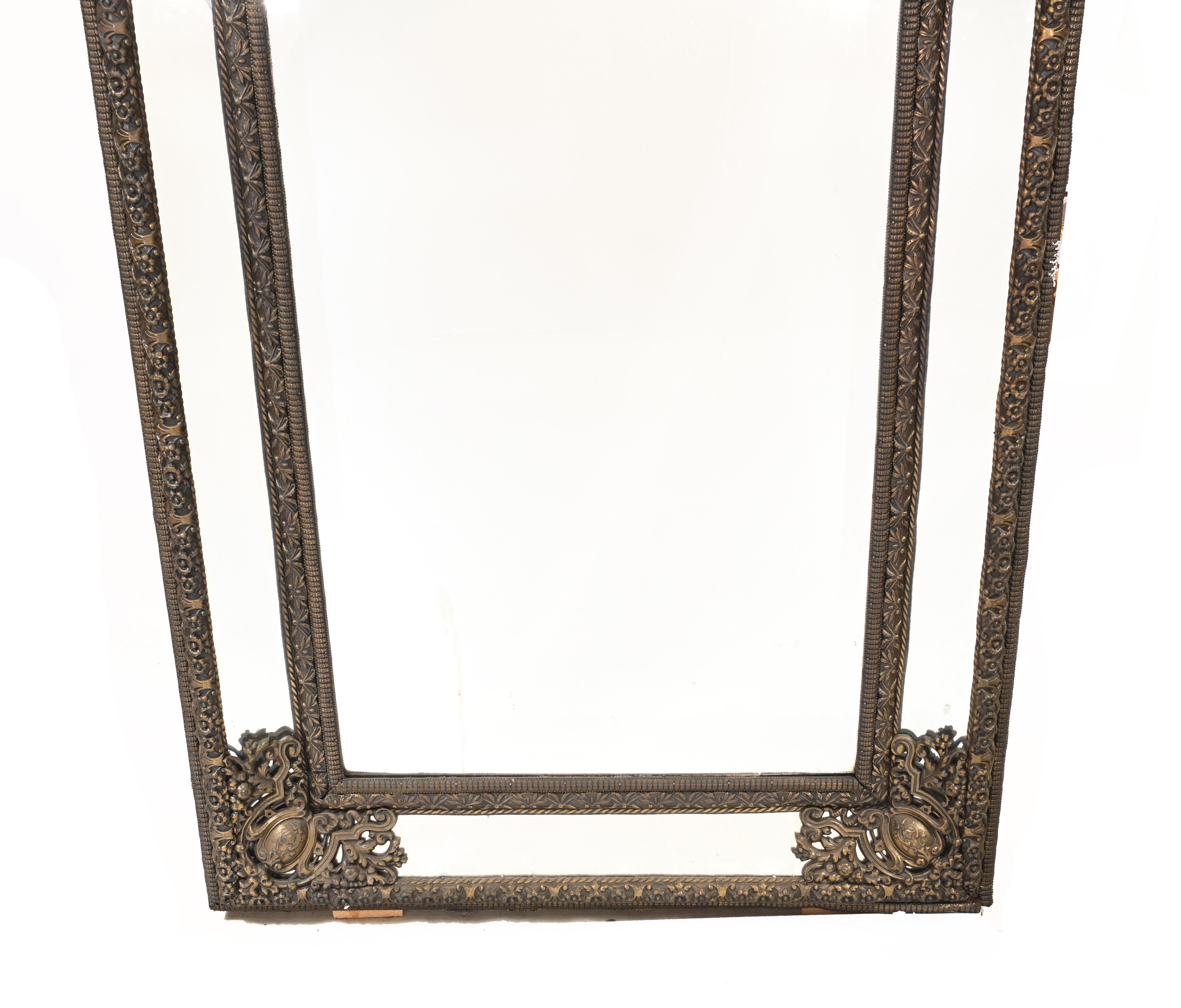 French Cushion Mirror Antique Pier, 1840 In Good Condition In Potters Bar, GB