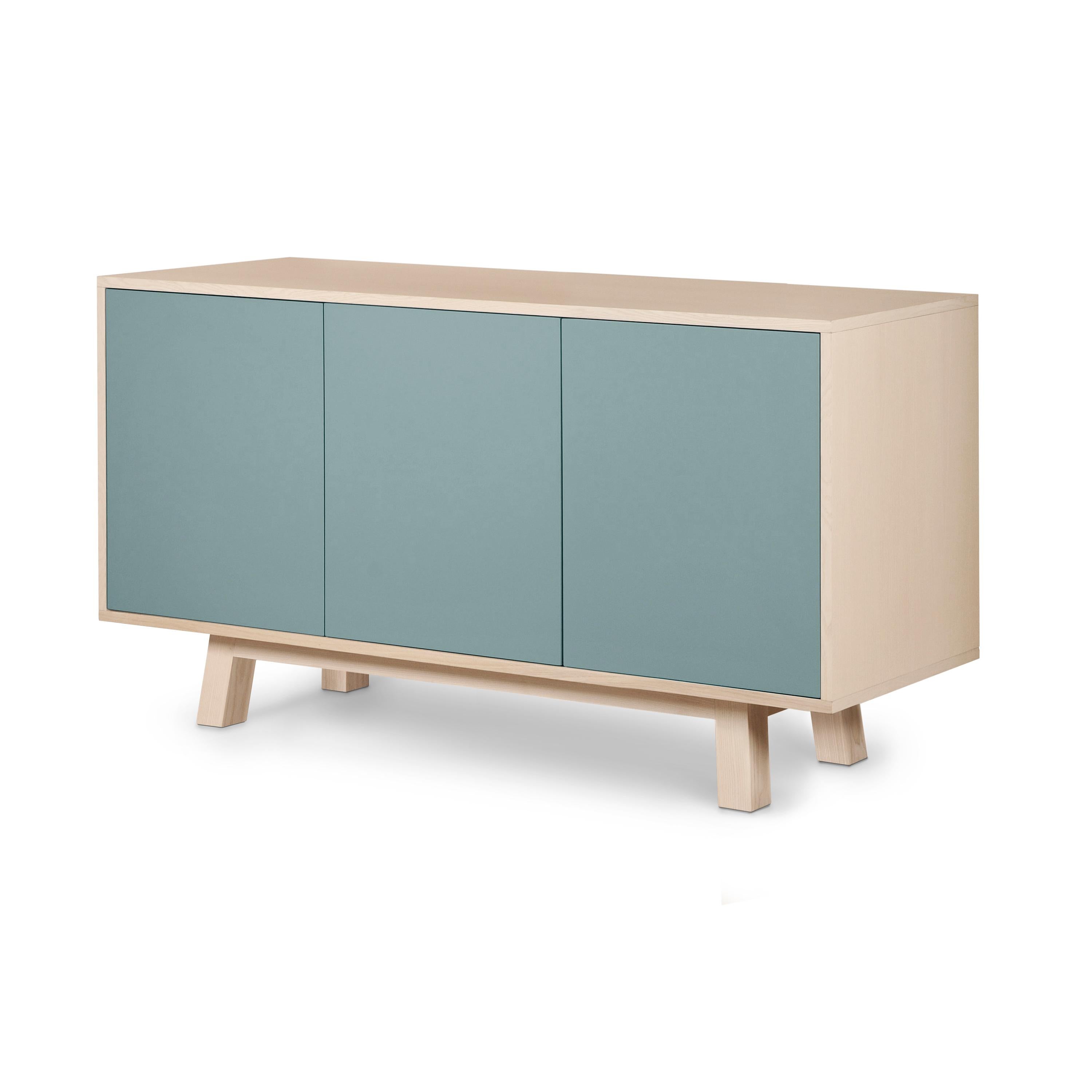 Francese Credenza francese personalizzabile di design a 3 ante grigio blu di Eric Gizard Paris in vendita