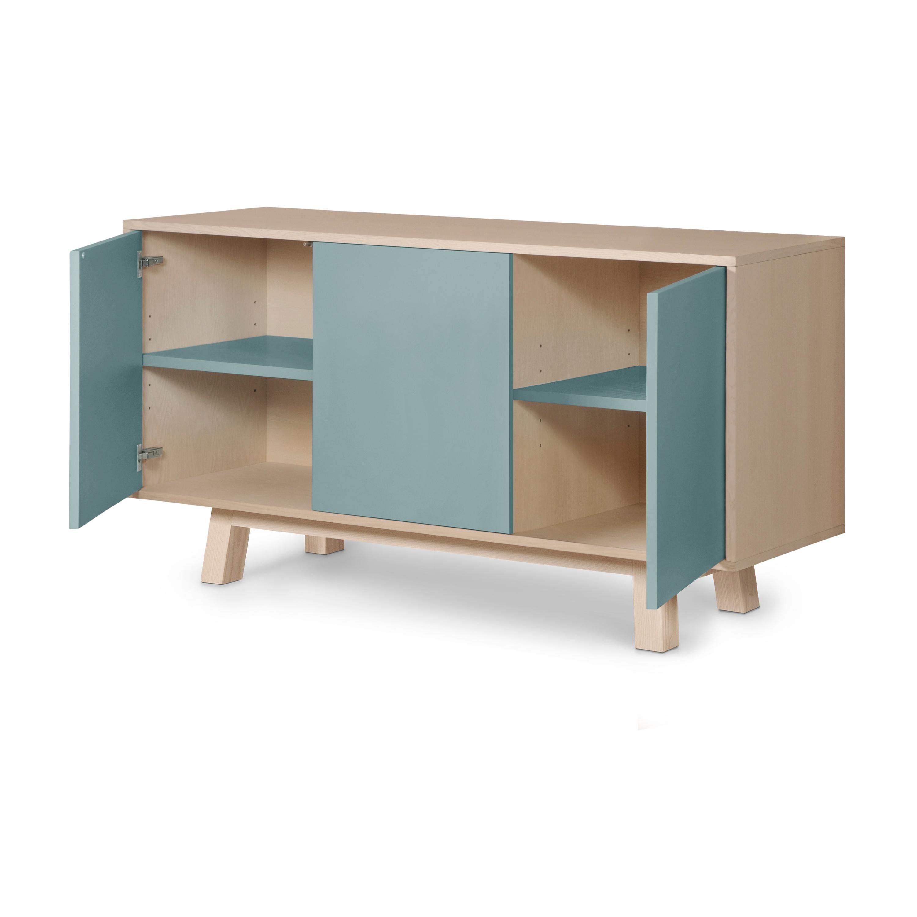 Laccato Credenza francese personalizzabile di design a 3 ante grigio blu di Eric Gizard Paris in vendita