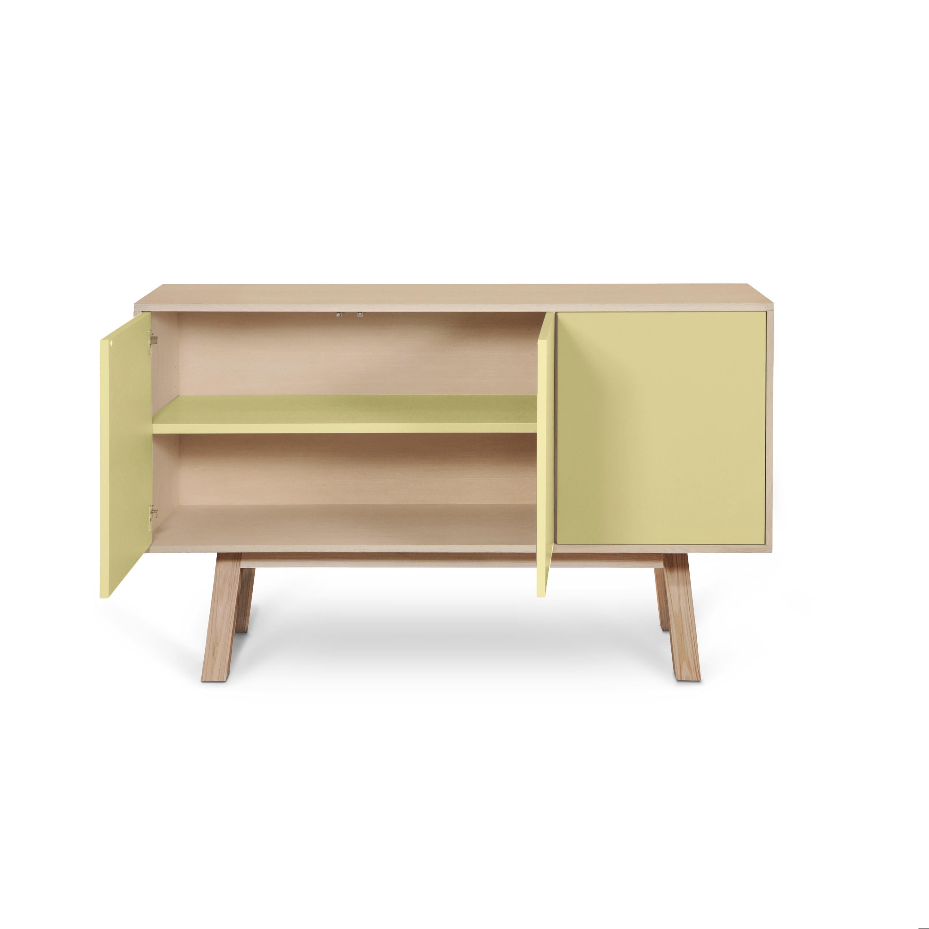 Français Crédence française personnalisable jaune à 3 portes, par le designer Eric Gizard Paris en vente
