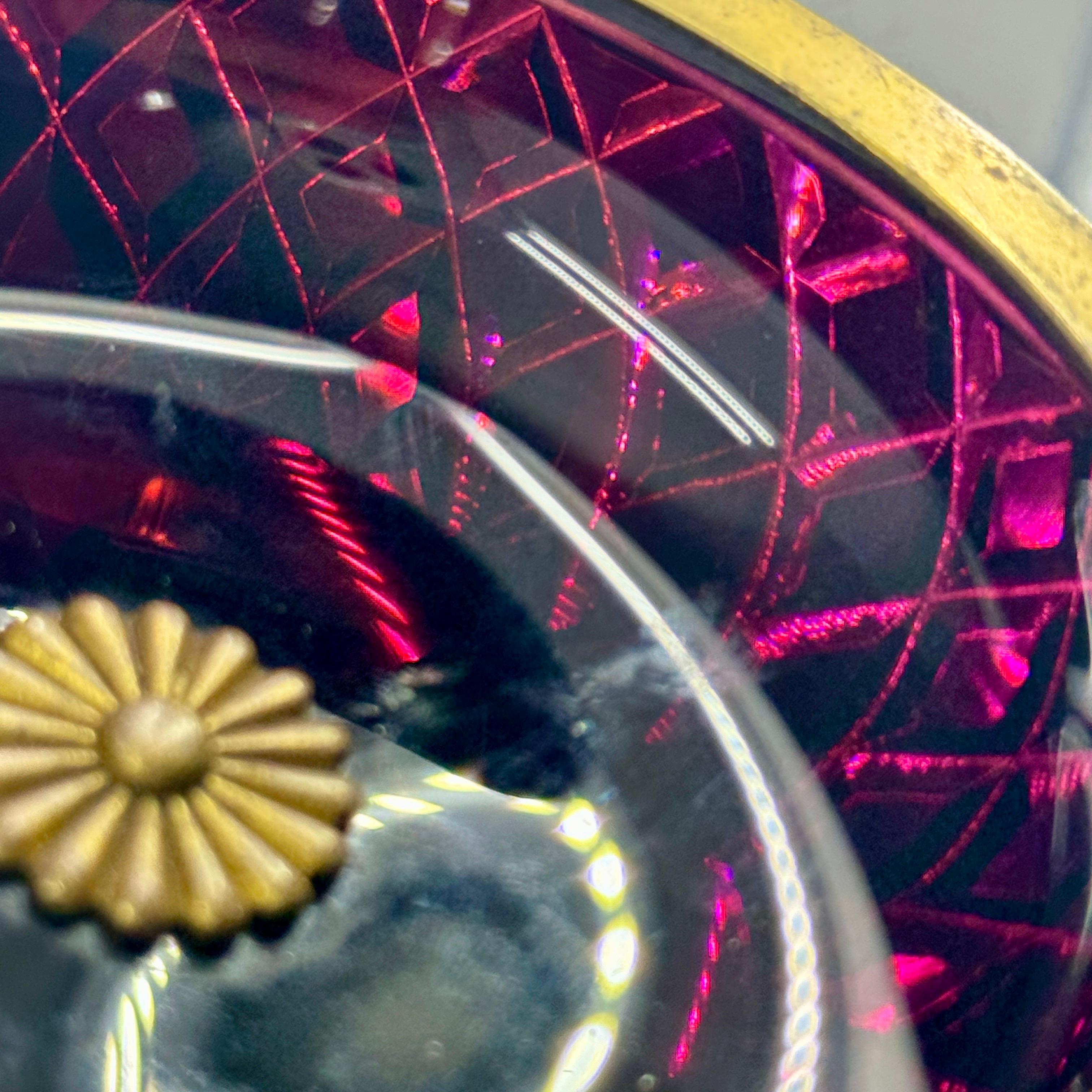 Französisches Amethystglas mit Schliff Schale vergoldete Bronze Empire im Angebot 5