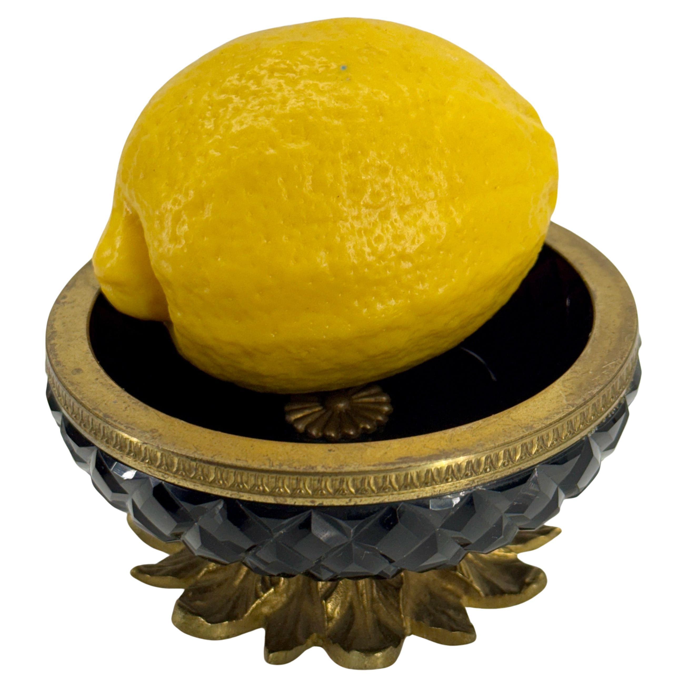 Französisches Amethystglas mit Schliff Schale vergoldete Bronze Empire (Kristall) im Angebot