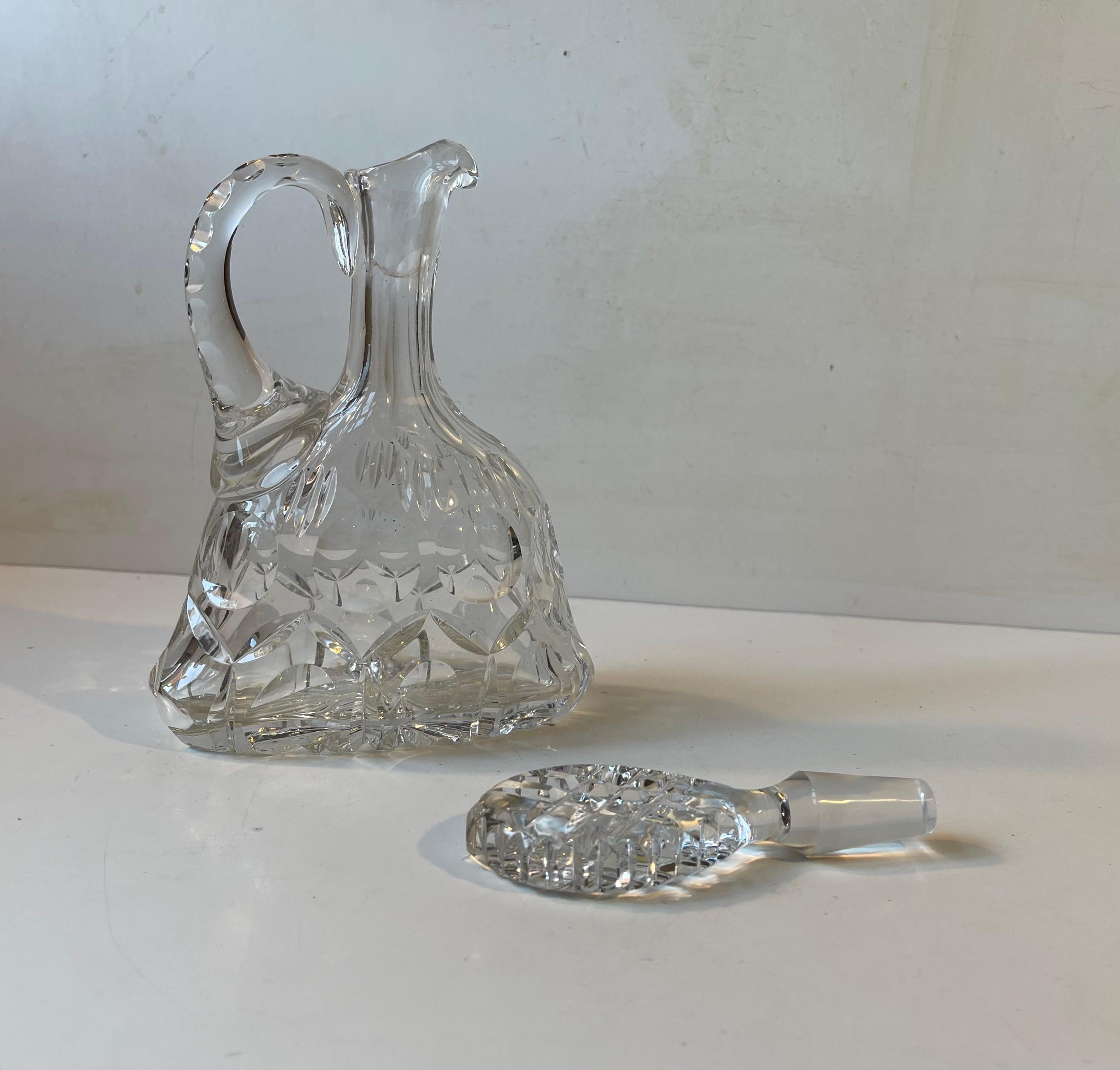 French Cut Crystal Port Decanter With Handle, 1950s In Good Condition For Sale In Esbjerg, DK