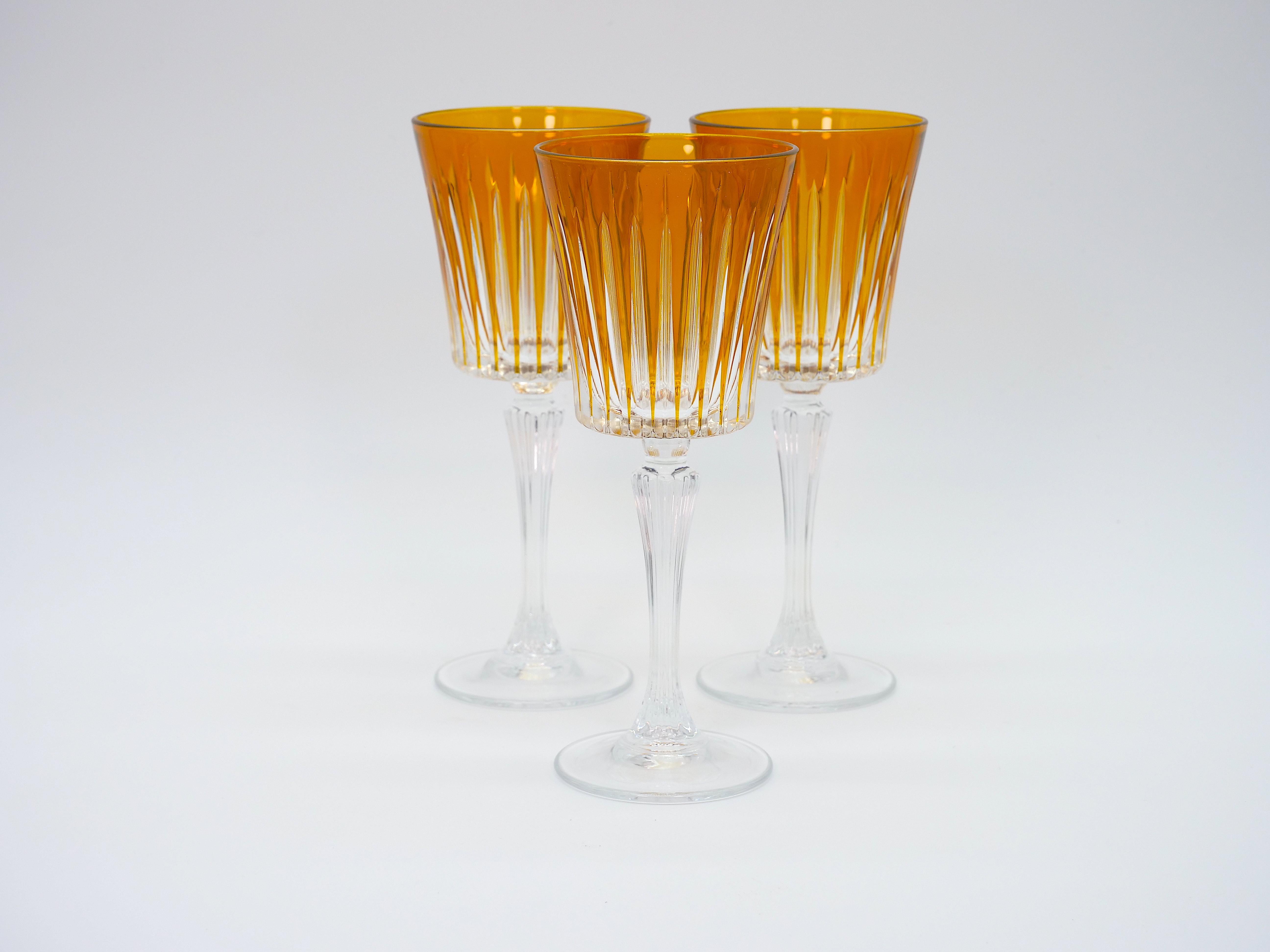 French Cut Crystal Tableware Wine / Water Service In Good Condition For Sale In Tarry Town, NY