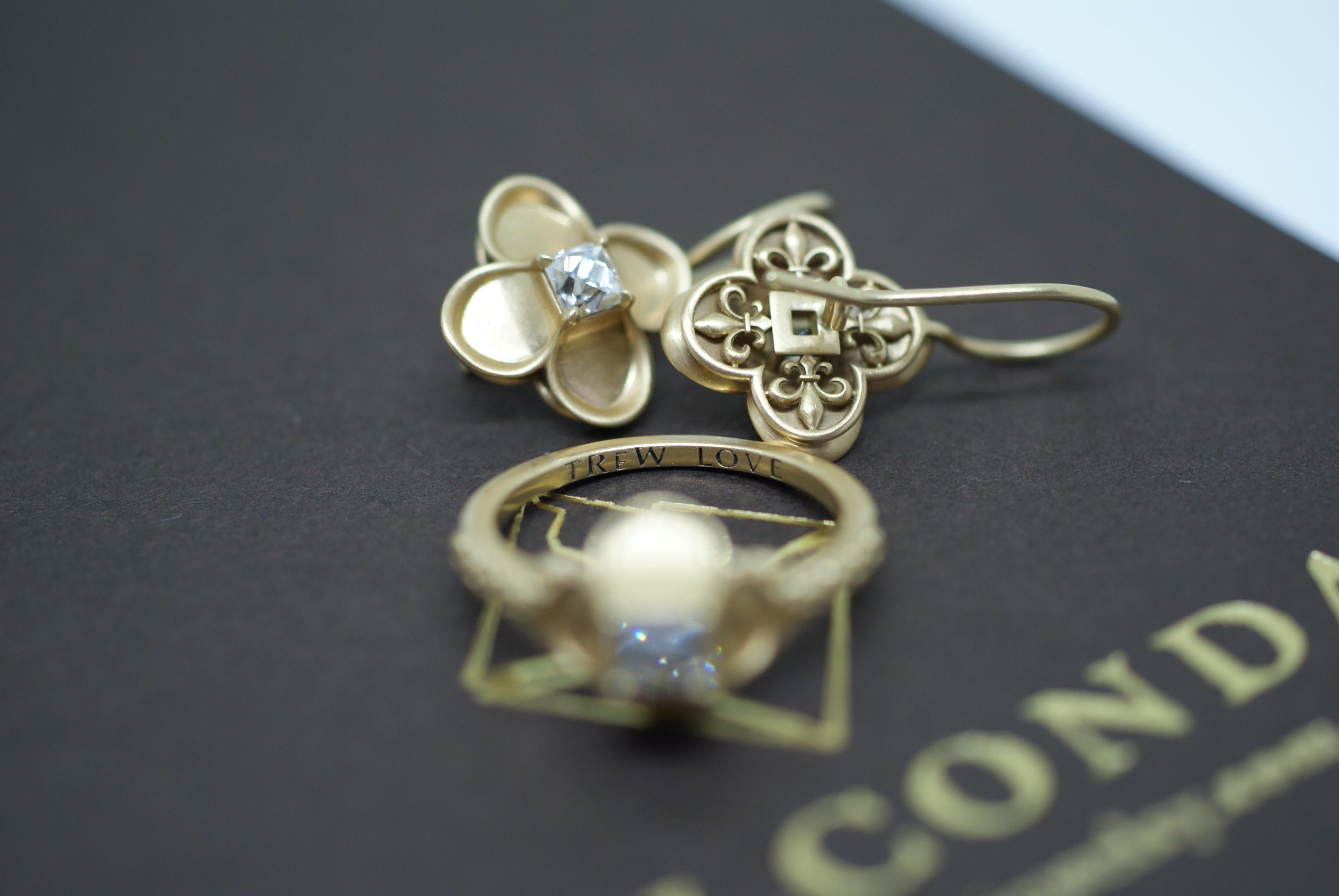 French-Cut Diamond and 18 Karat Gold Renaissance Revival 'Fleur de Lys' Earrings For Sale 1