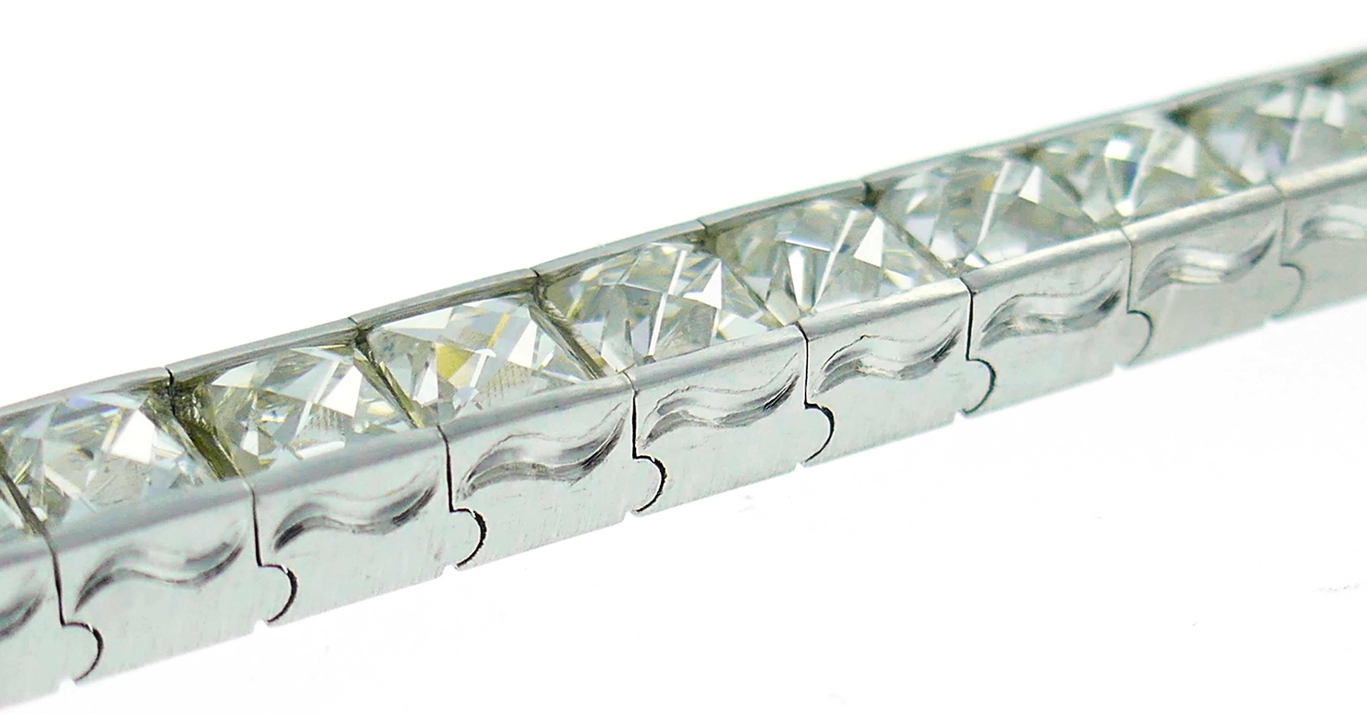 Platin-Tennisarmband mit Diamanten im französischen Schliff, 1960er Jahre im Angebot 2