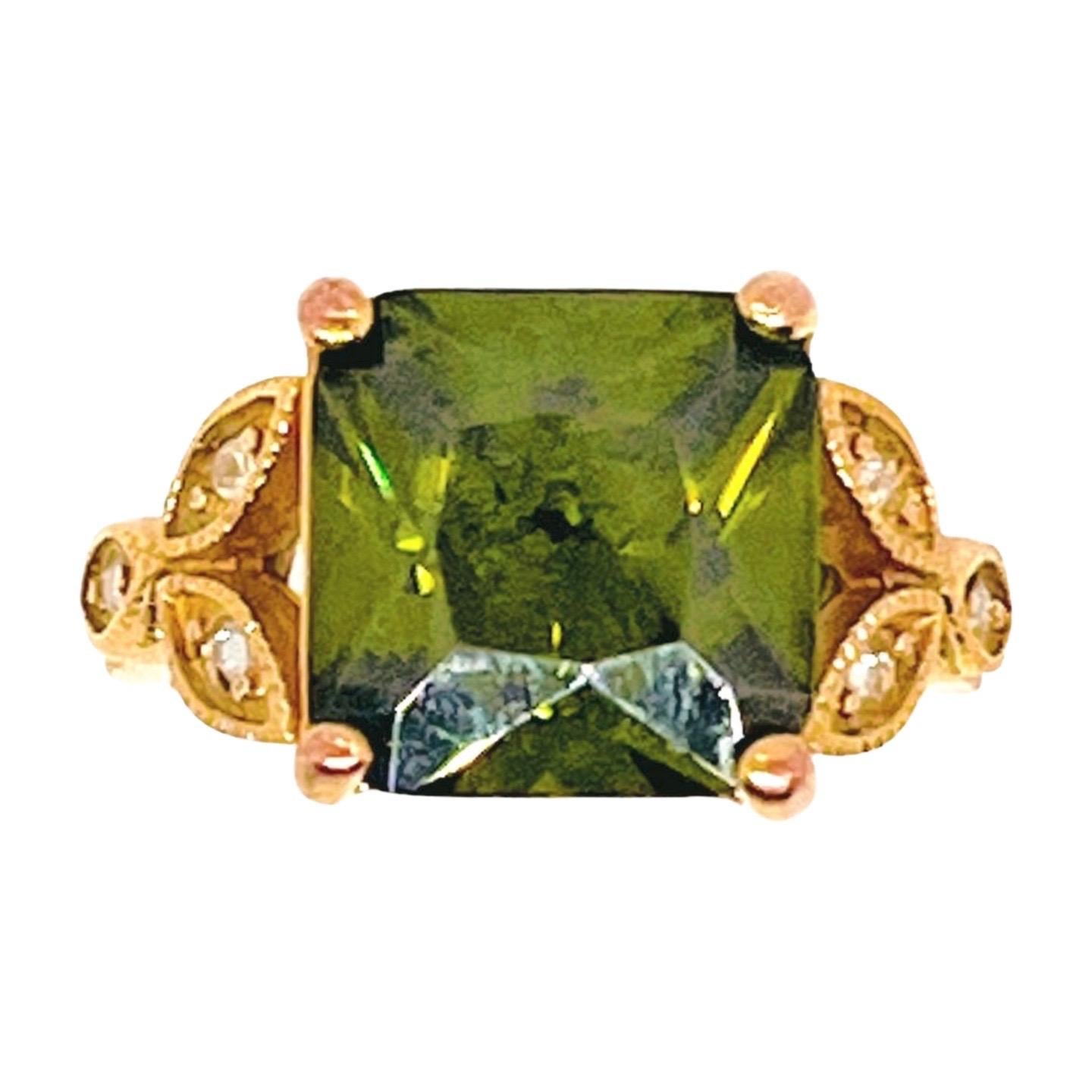 da uomo o donna Anello d'oro con peridoto finto taglio francese, CZ, gambo a cattedrale, stile Belle Epoque in vendita