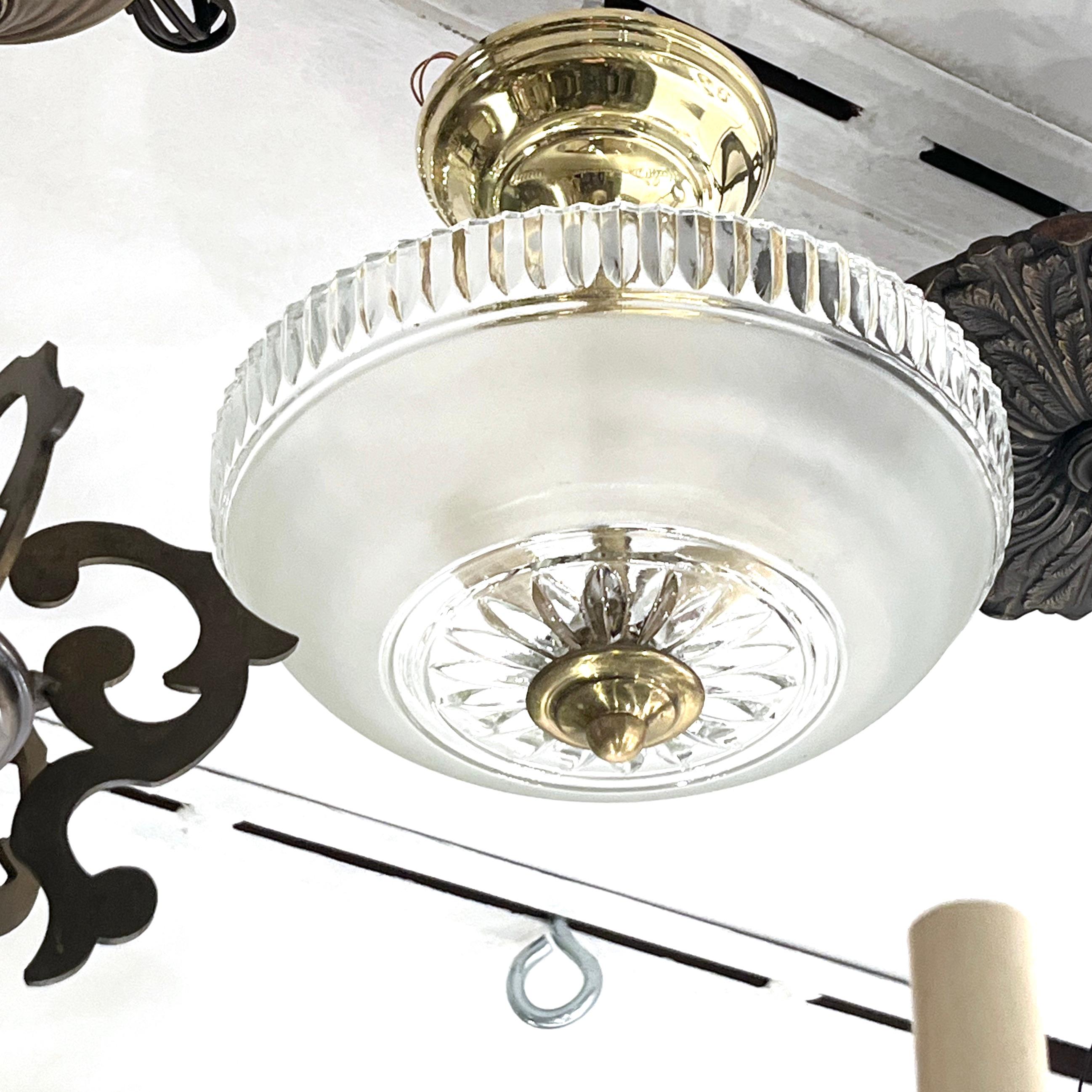 French Cut Glass Leuchte im Zustand „Gut“ im Angebot in New York, NY