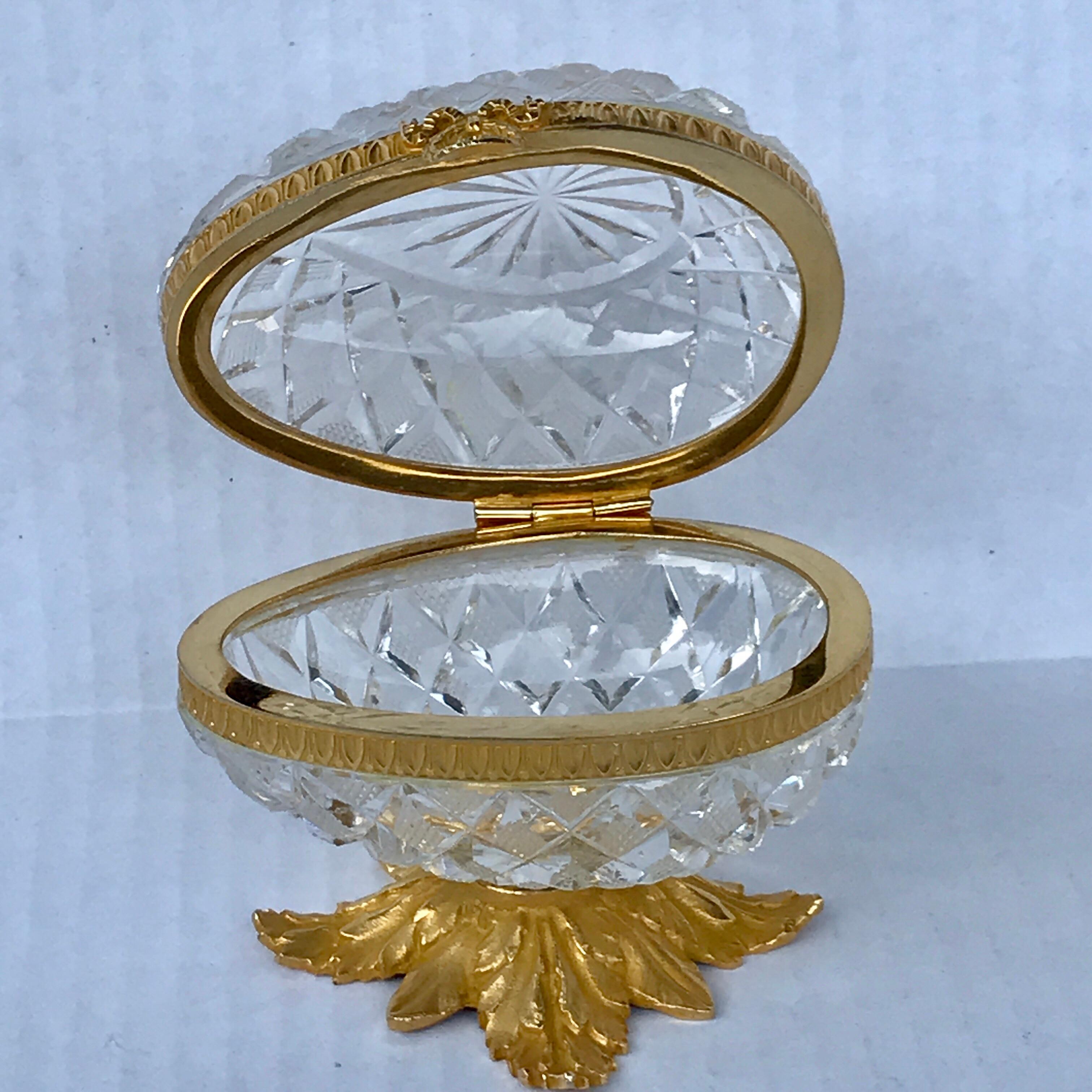 French Cut Glass & Ormolu Mounted Egg Box, in the Manner of Baccarat In Good Condition For Sale In Atlanta, GA
