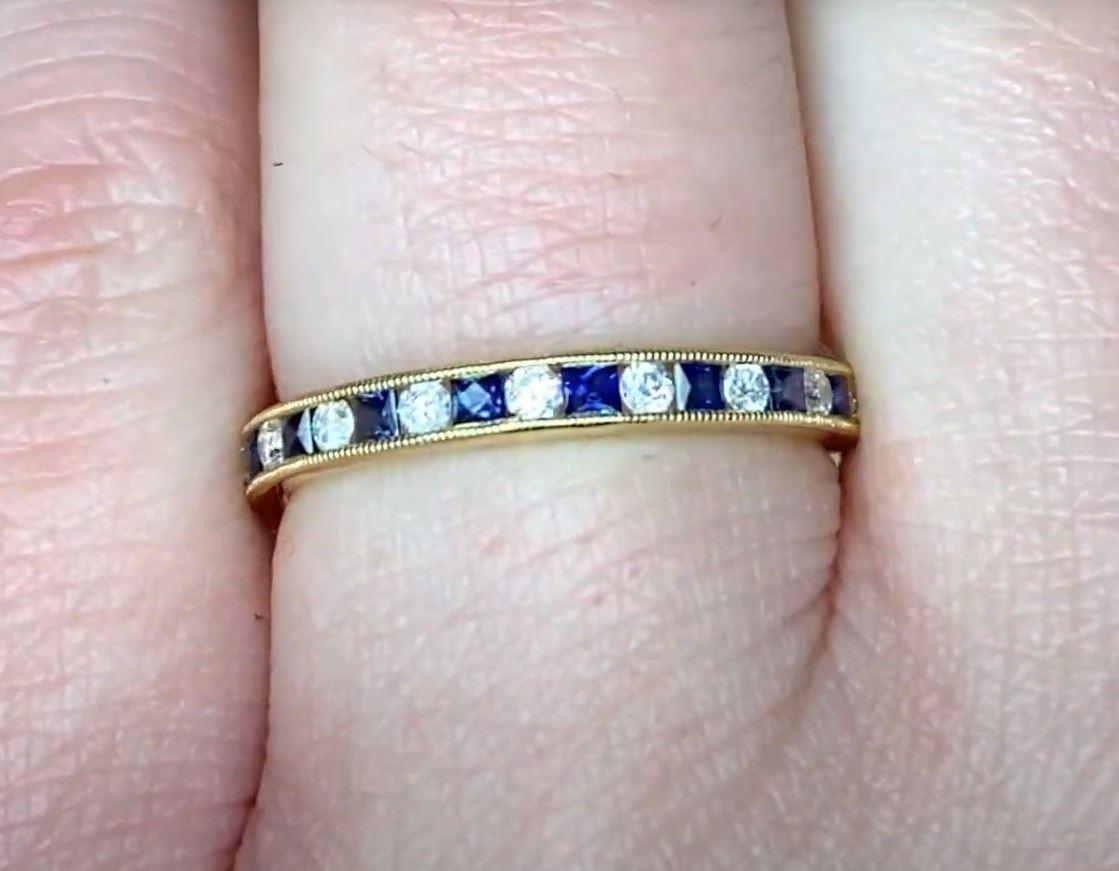 French Cut Sapphire & Round Brilliant Cut Diamond Band Ring, 18k Yellow Gold In Excellent Condition For Sale In New York, NY
