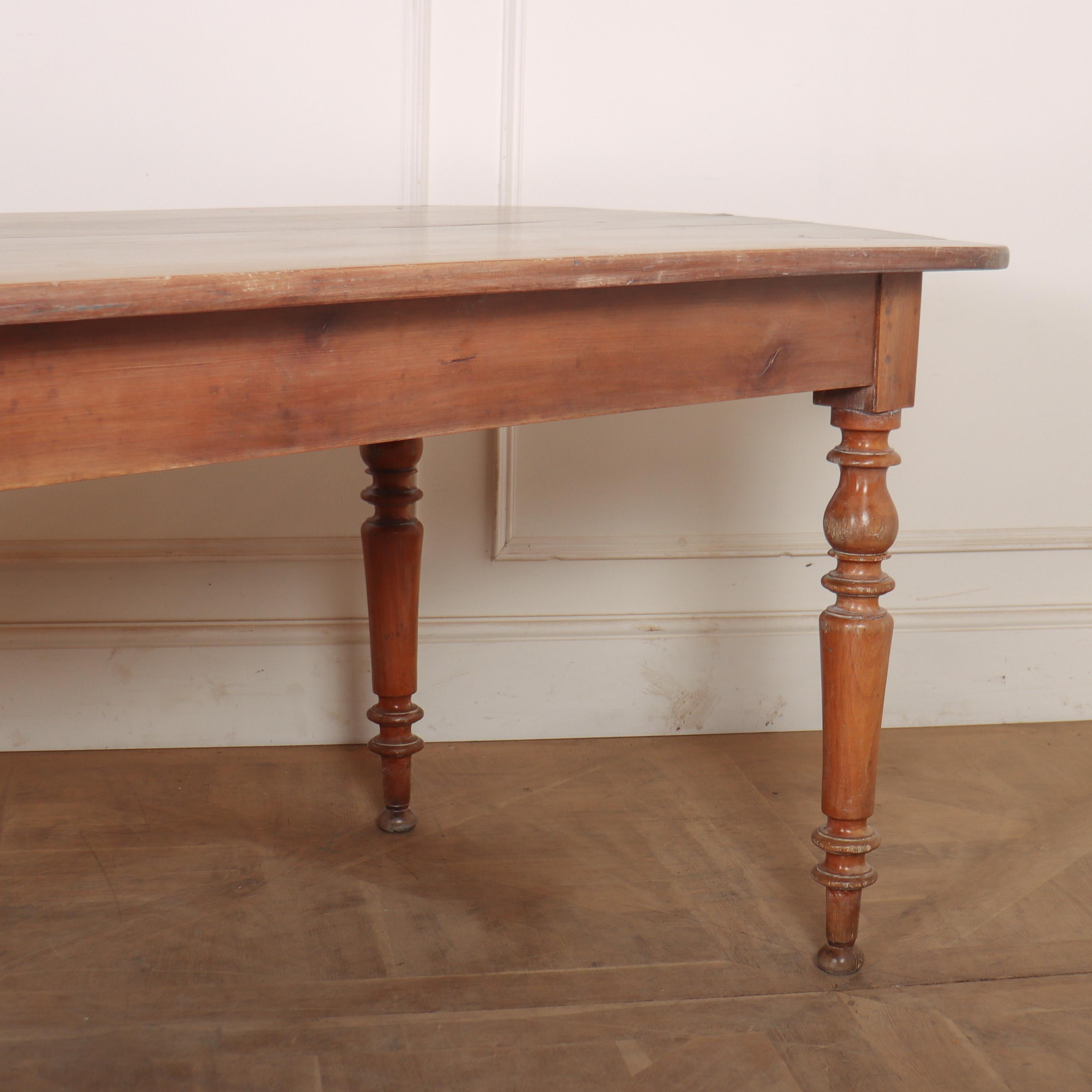 French D-End Farmhouse Table In Good Condition For Sale In Leamington Spa, Warwickshire